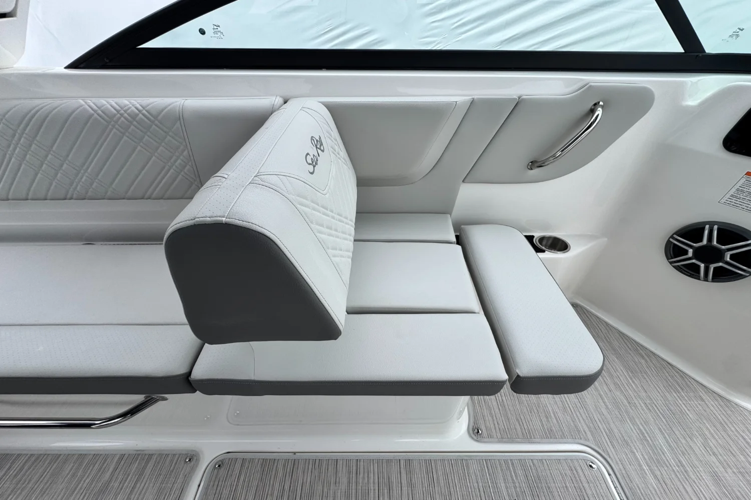 2026 Sea Ray SDX 250 Outboard Image Thumbnail #16