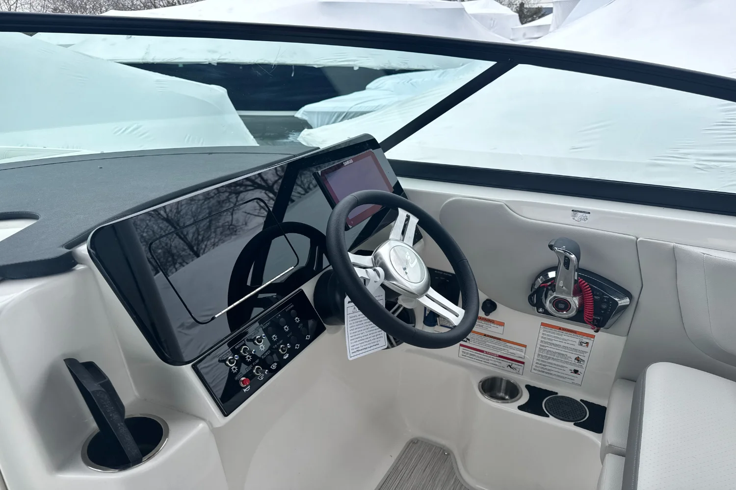 2026 Sea Ray SDX 250 Outboard Image Thumbnail #19