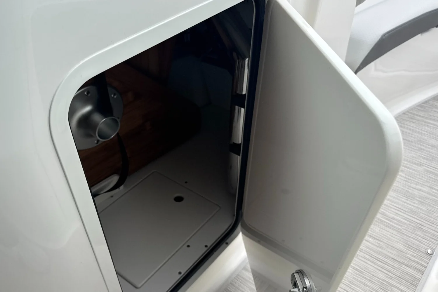 2026 Sea Ray SDX 250 Outboard Image Thumbnail #28