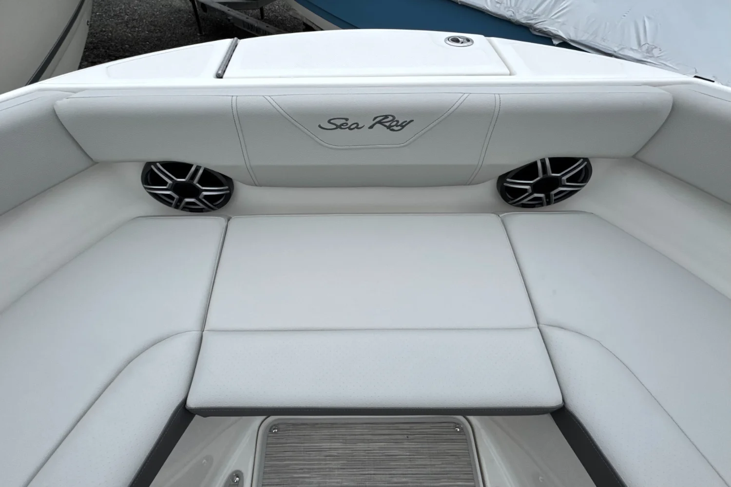 2026 Sea Ray SDX 250 Outboard Image Thumbnail #33