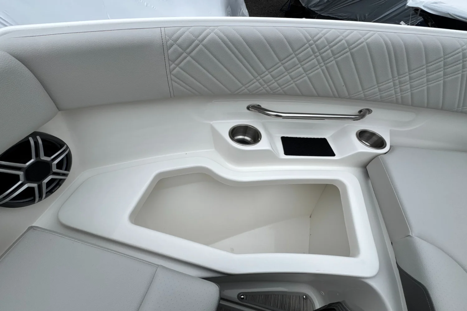 2026 Sea Ray SDX 250 Outboard Image Thumbnail #32