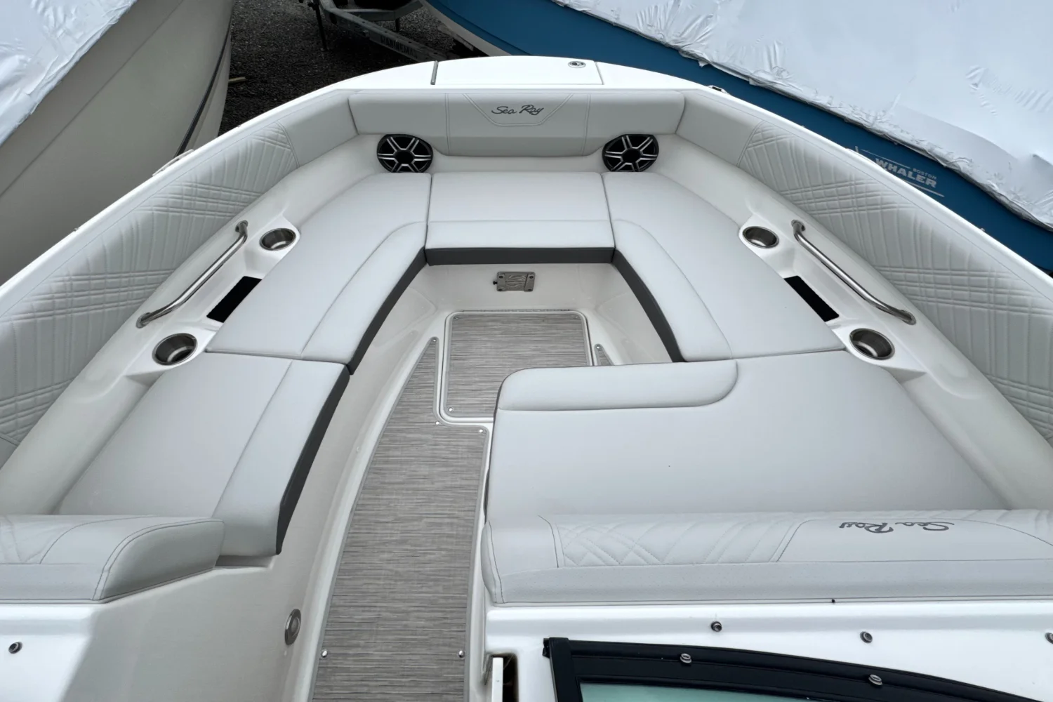 2026 Sea Ray SDX 250 Outboard Image Thumbnail #30