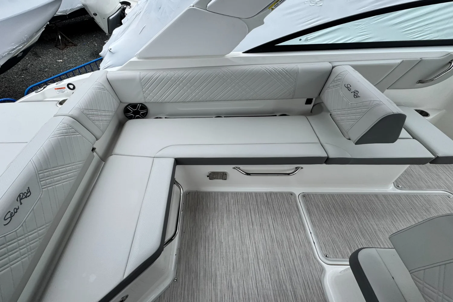 2026 Sea Ray SDX 250 Outboard Image Thumbnail #13