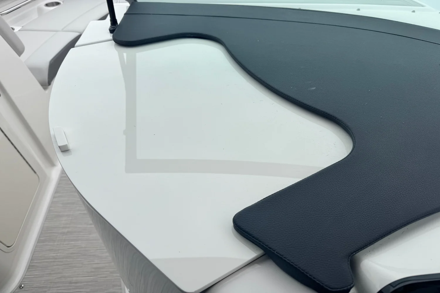 2026 Sea Ray SDX 250 Outboard Image Thumbnail #25