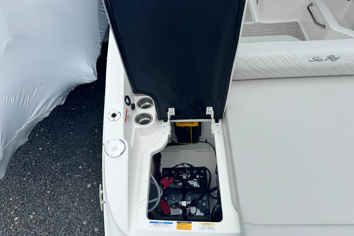 2026 Sea Ray SDX 250 Outboard Image Thumbnail #6