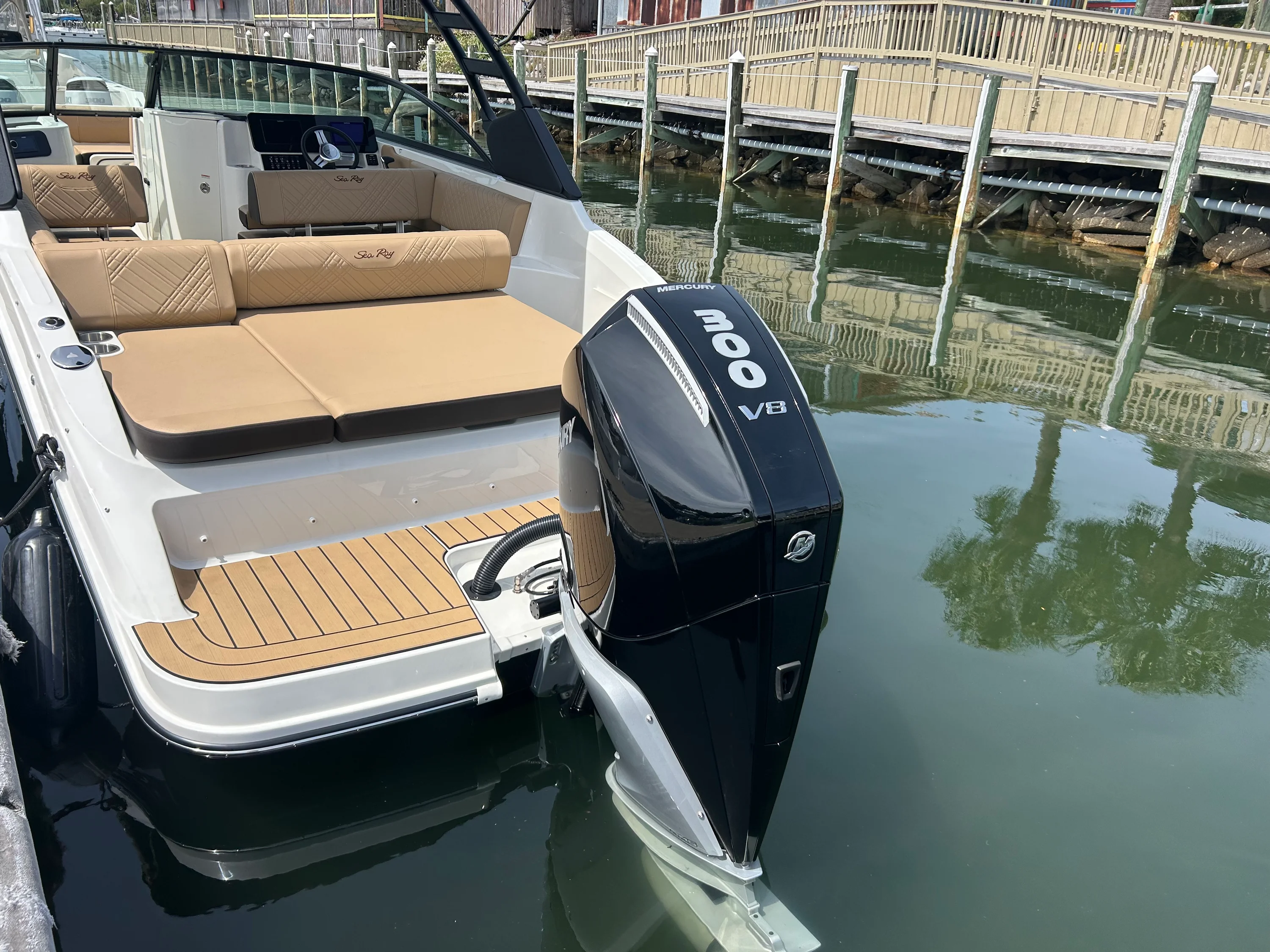 2026 Sea Ray SDX 250 Outboard Image Thumbnail #10