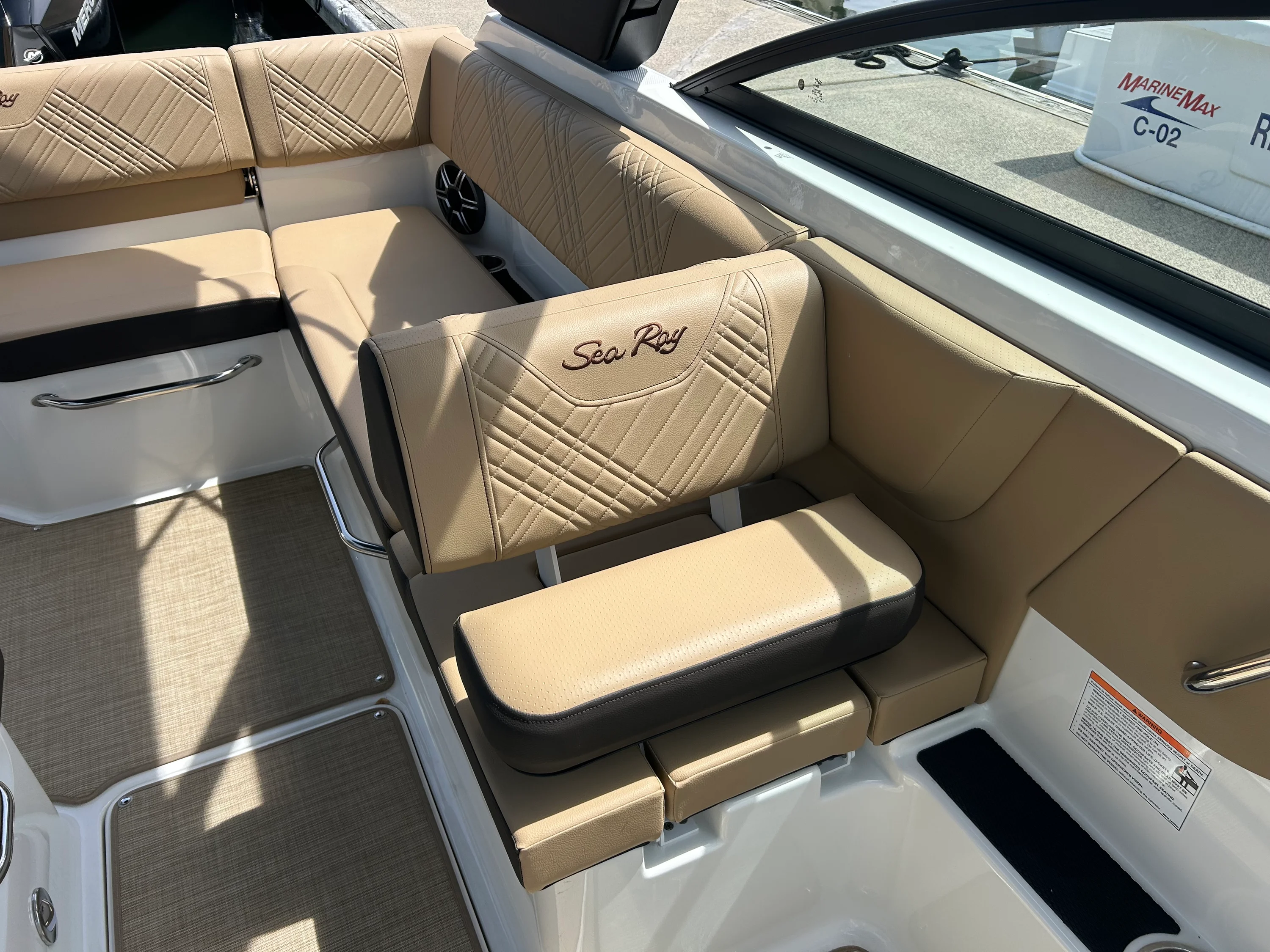 2026 Sea Ray SDX 250 Outboard Image Thumbnail #17