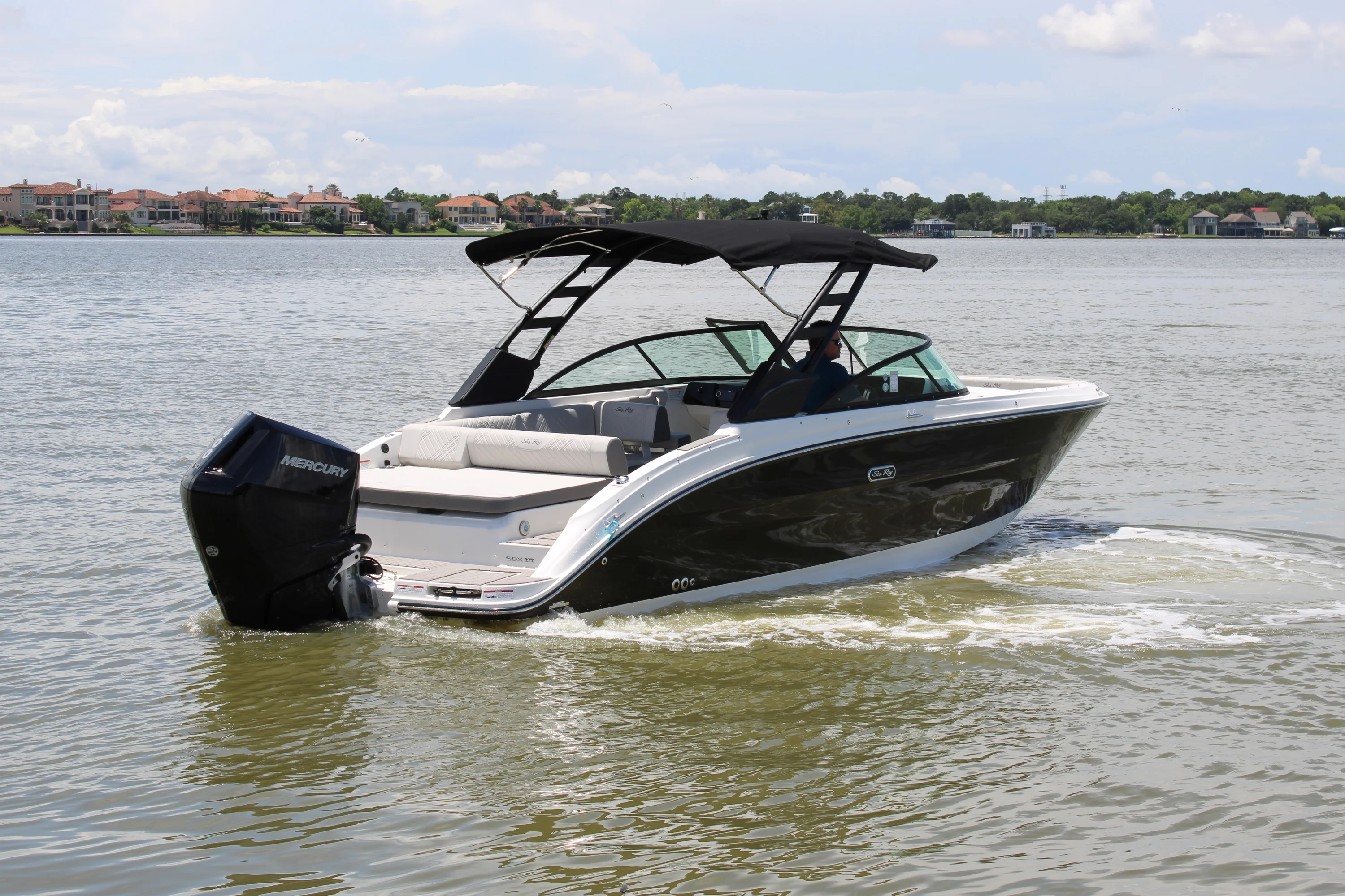 2026 Sea Ray SDX 270 Outboard Image Thumbnail #8