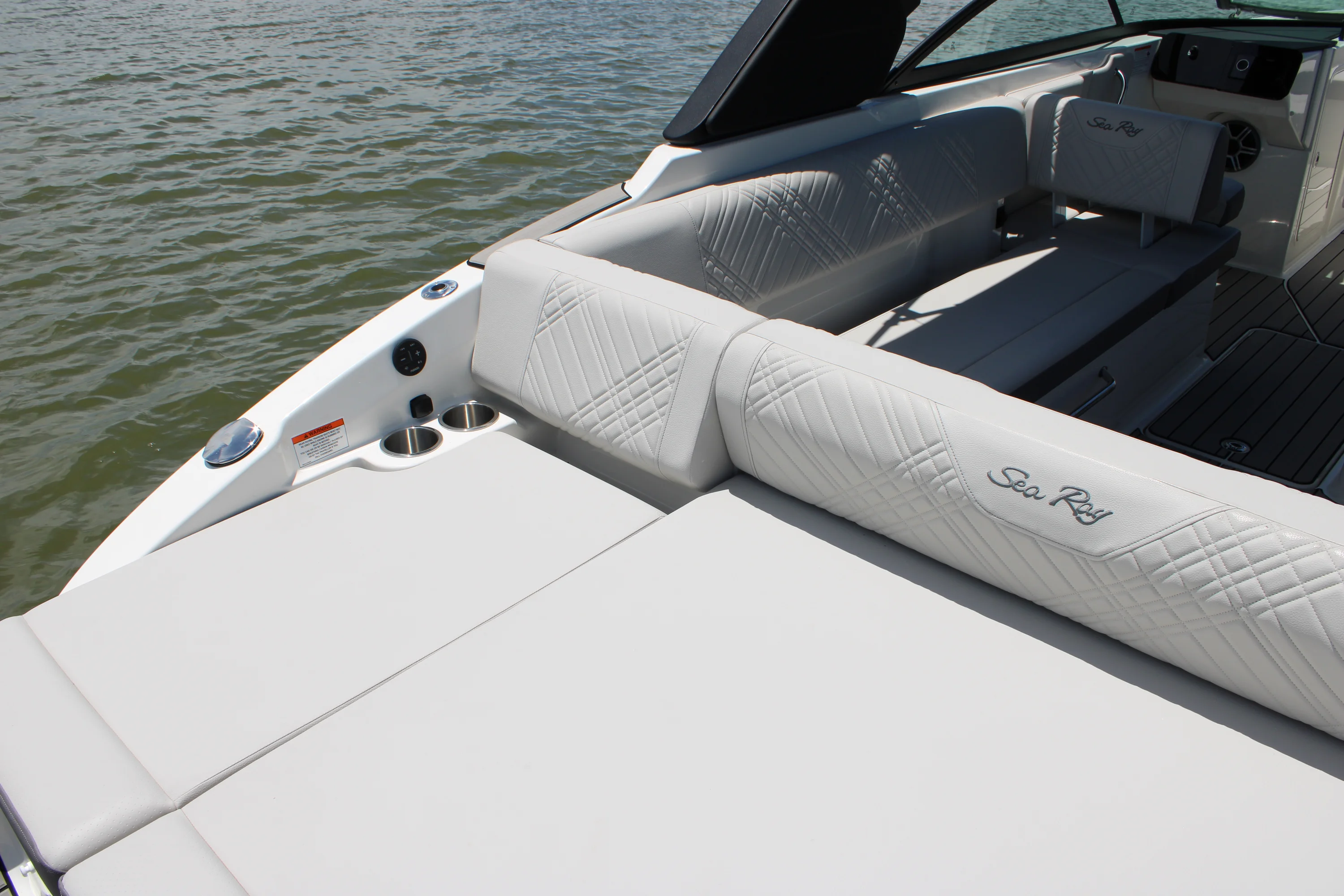 2026 Sea Ray SDX 270 Outboard Image Thumbnail #25