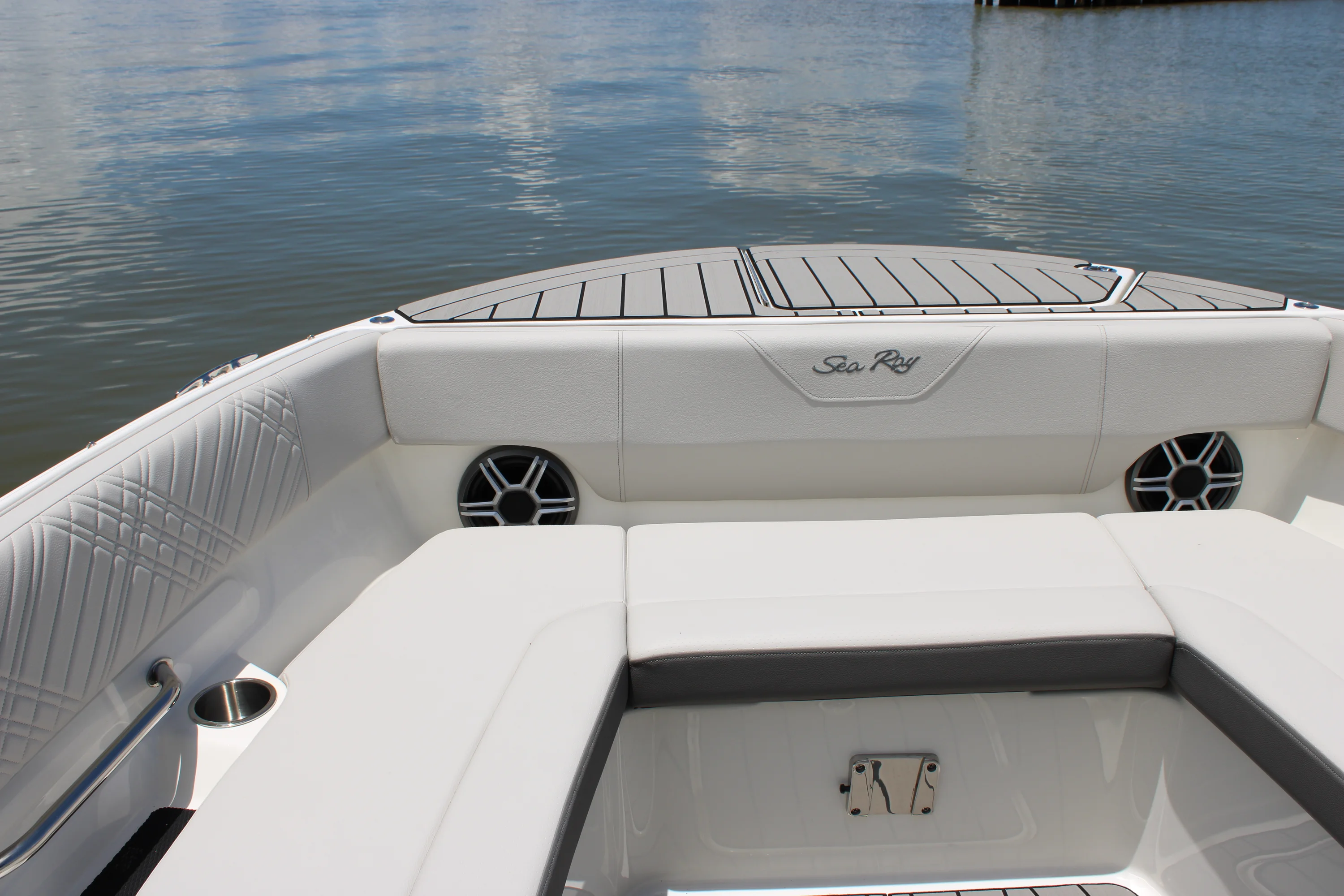 2026 Sea Ray SDX 270 Outboard Image Thumbnail #52