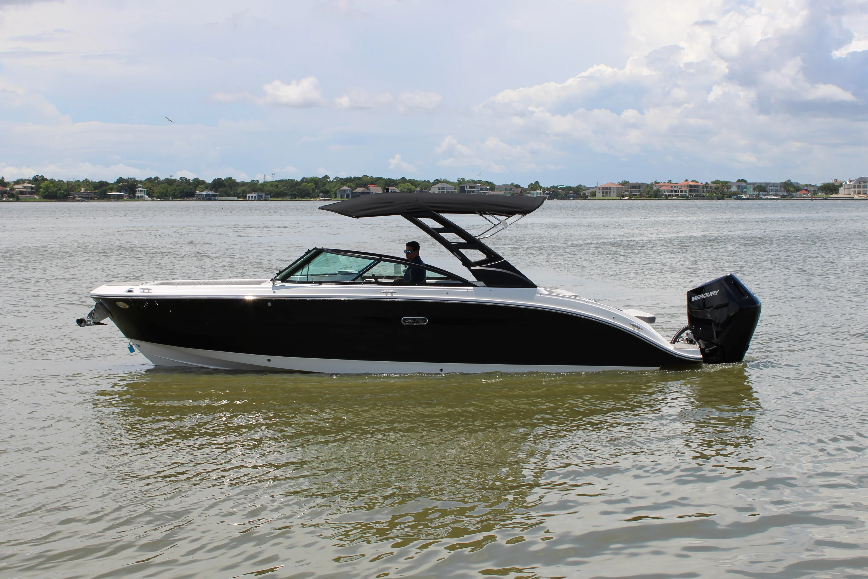 2026 Sea Ray SDX 270 Outboard Image Thumbnail #13