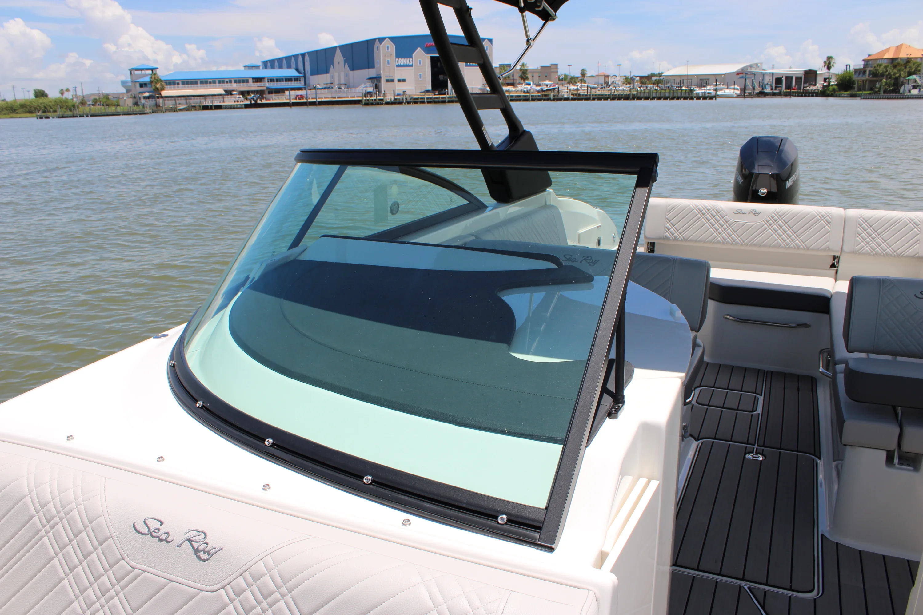 2026 Sea Ray SDX 270 Outboard Image Thumbnail #18