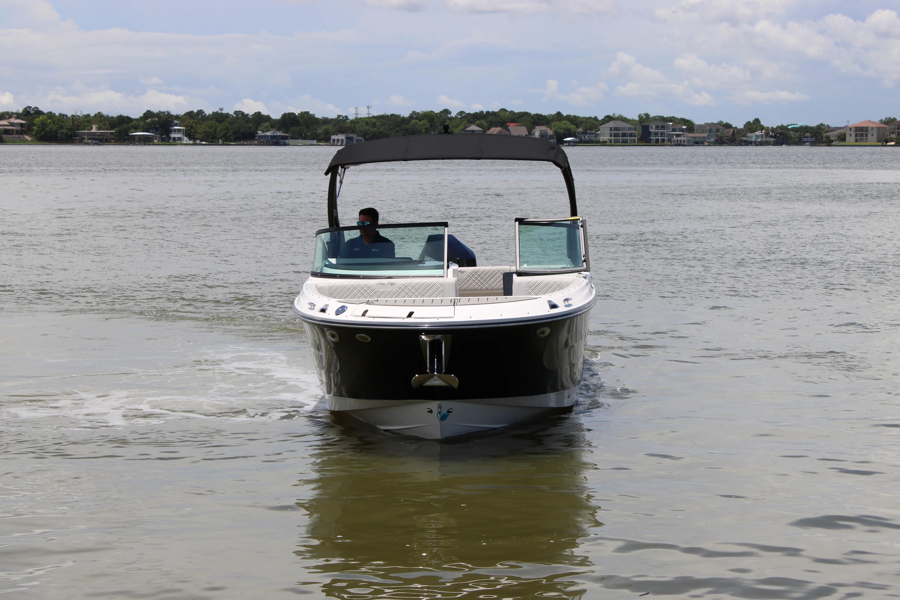 2026 Sea Ray SDX 270 Outboard Image Thumbnail #4