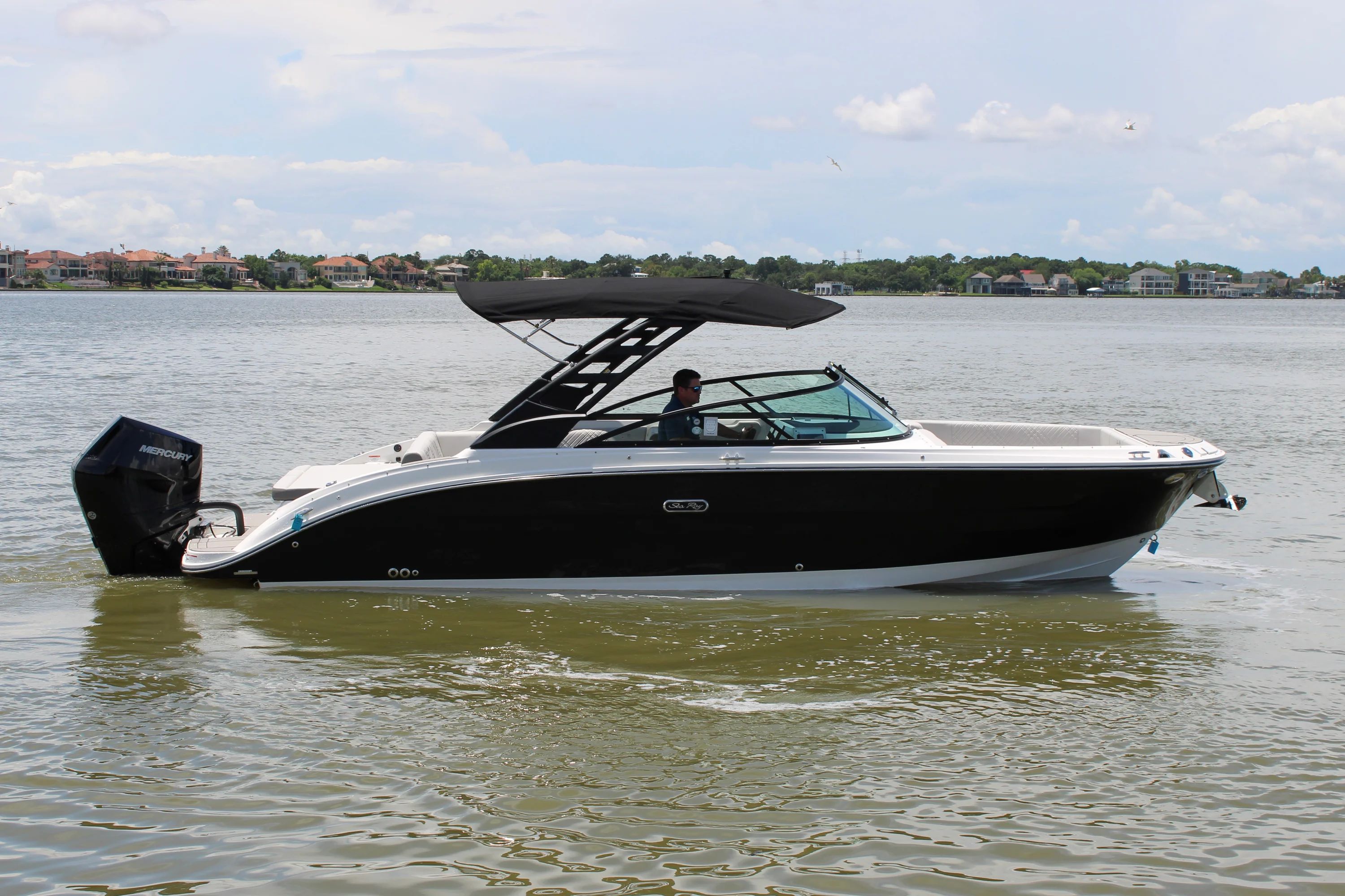2026 Sea Ray SDX 270 Outboard Image Thumbnail #7