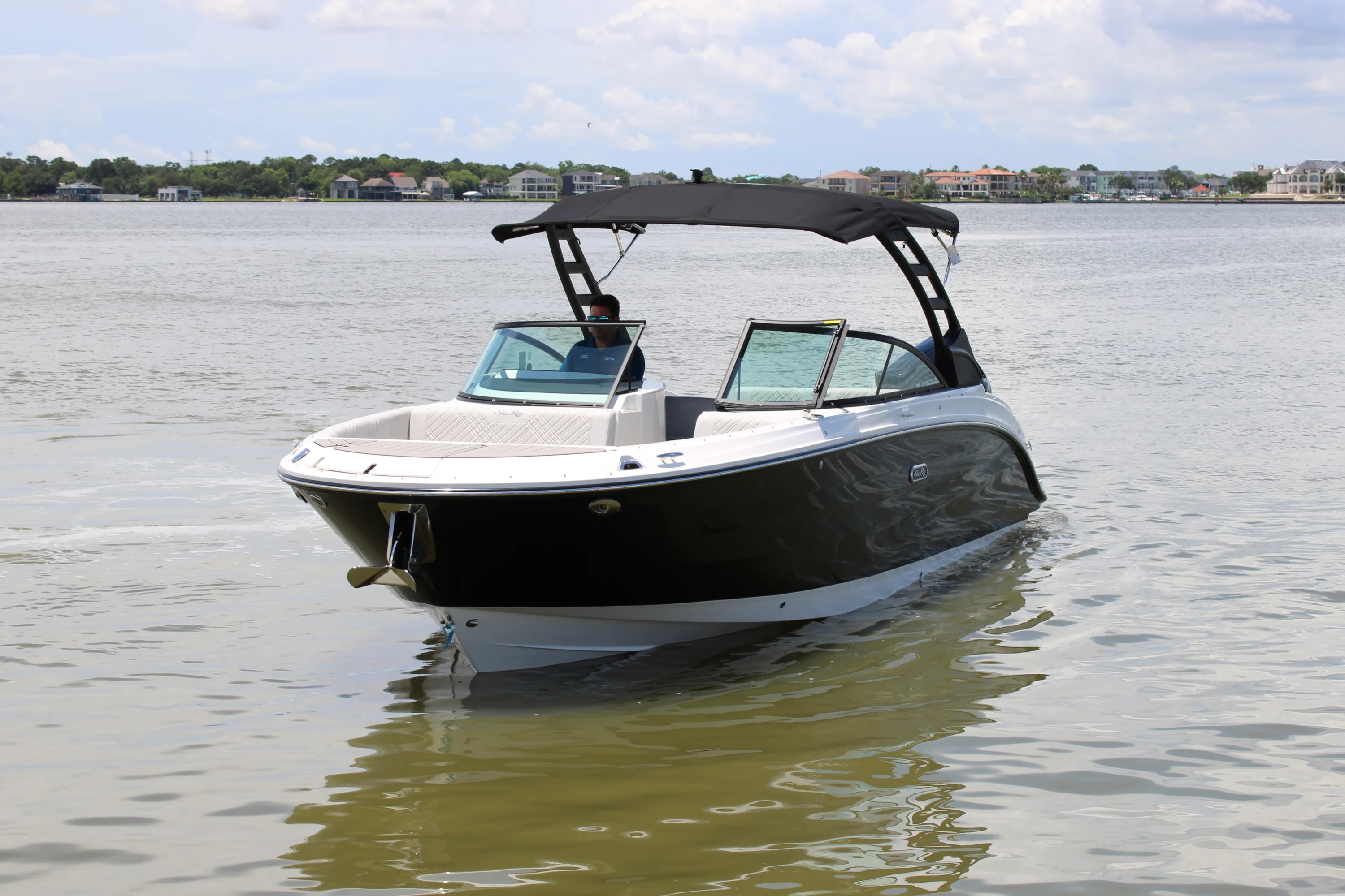 2026 Sea Ray SDX 270 Outboard Image Thumbnail #2