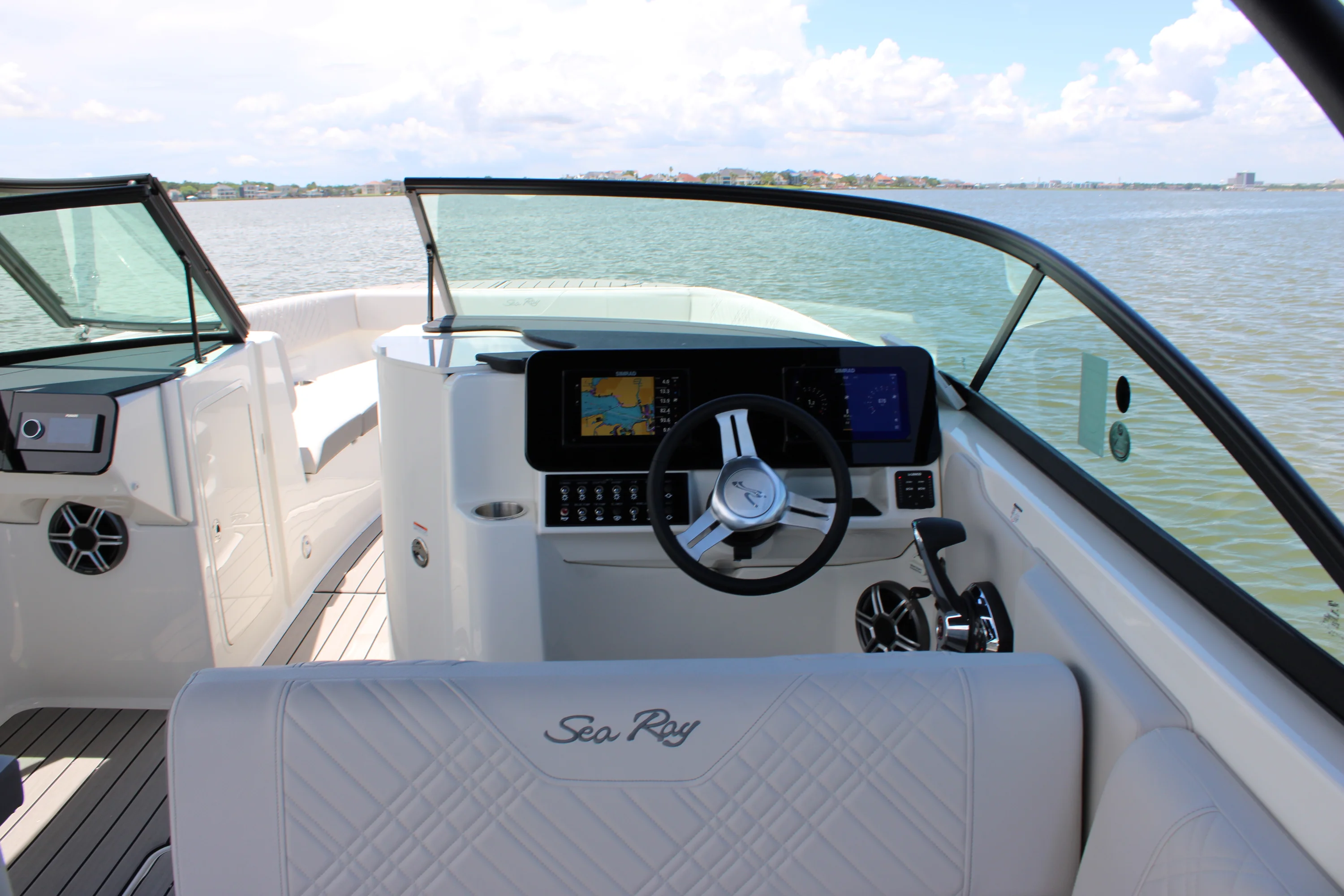 2026 Sea Ray SDX 270 Outboard Image Thumbnail #33