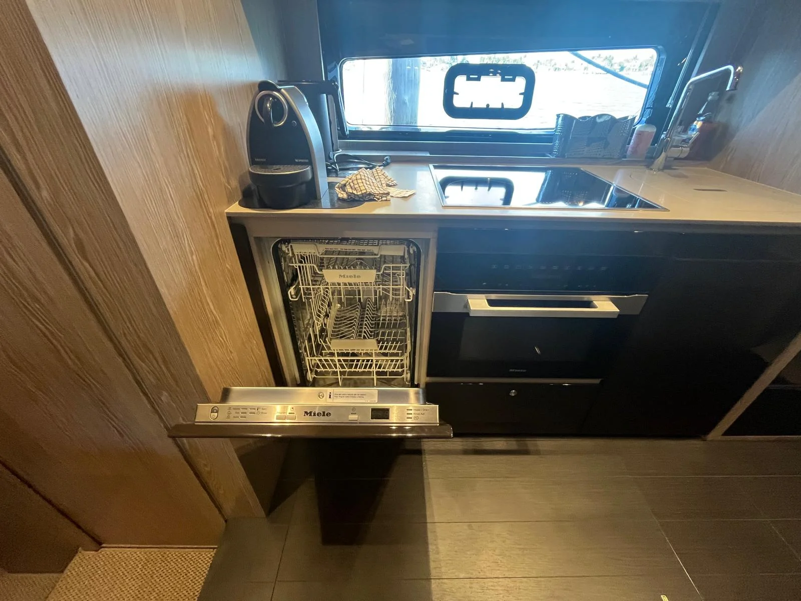 2025 Azimut ATLANTIS 51 Image Thumbnail #19