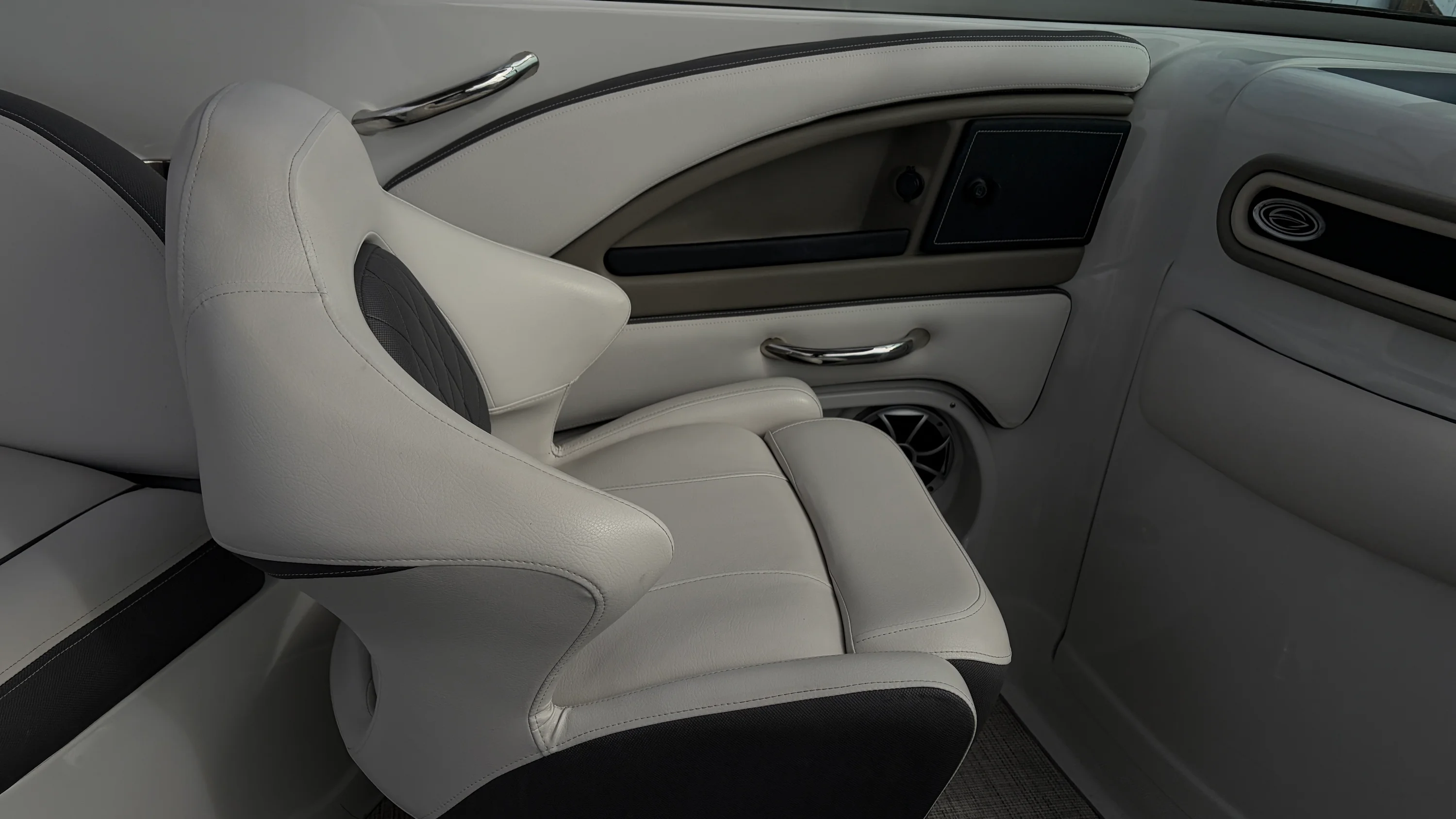 2021 Crownline 270 XSS Image Thumbnail #31