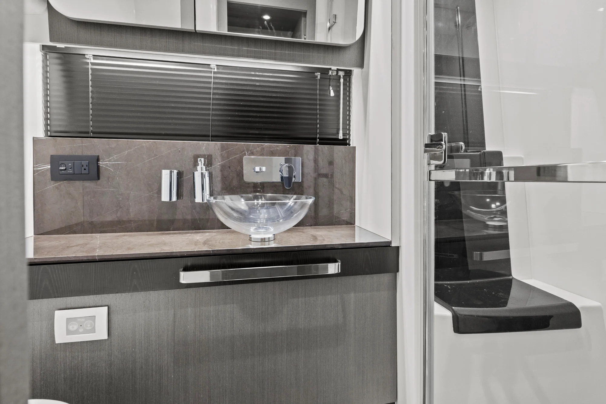 2020 Azimut S6 Sportfly Image Thumbnail #55