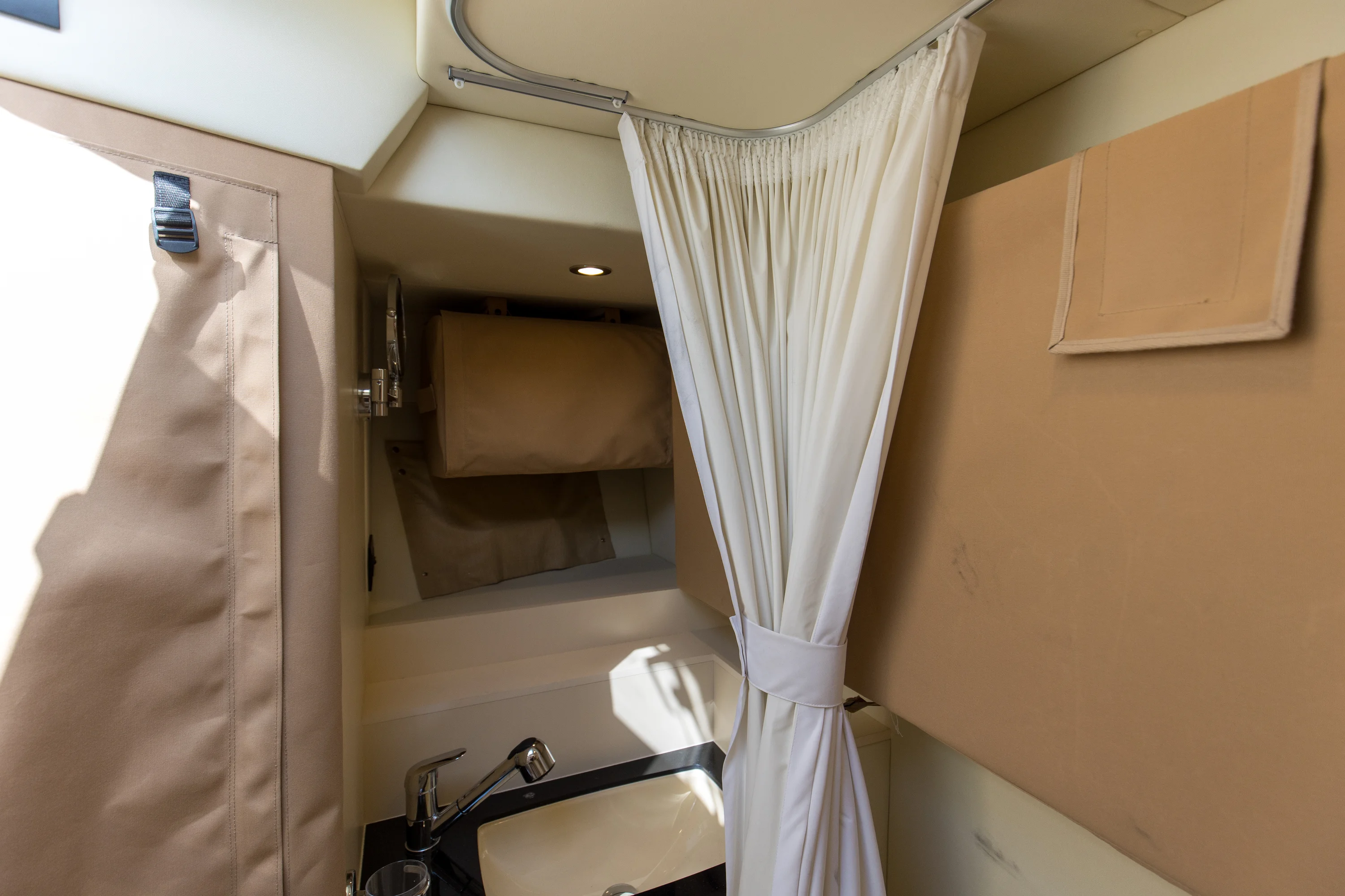 2020 Azimut S6 Sportfly Image Thumbnail #58