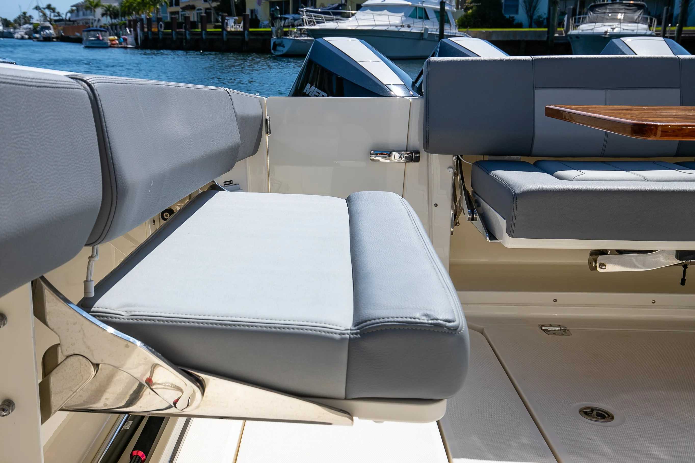 2024 Boston Whaler 420 Outrage Image Thumbnail #29