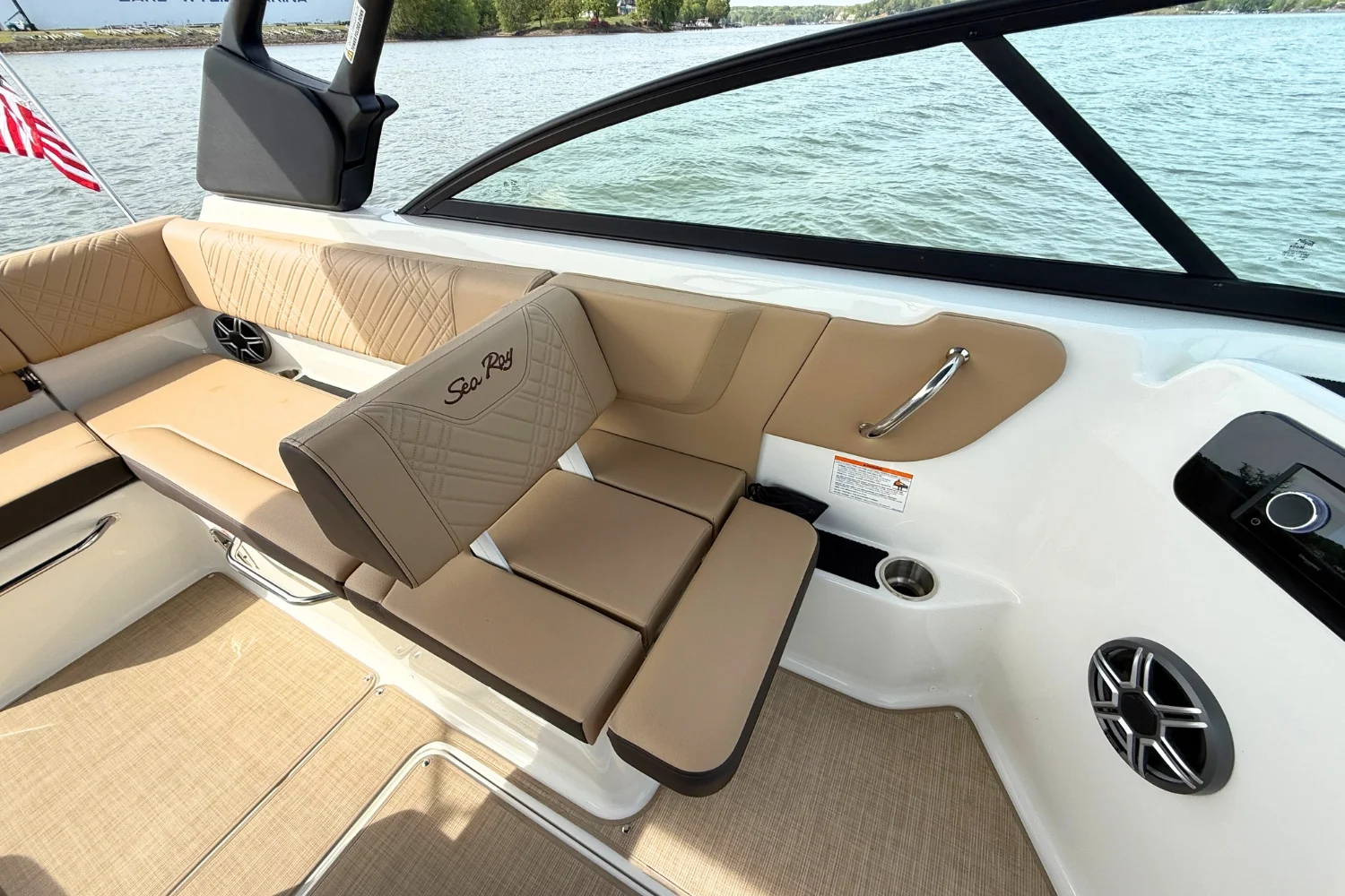 2026 Sea Ray SDX 250 Image Thumbnail #13