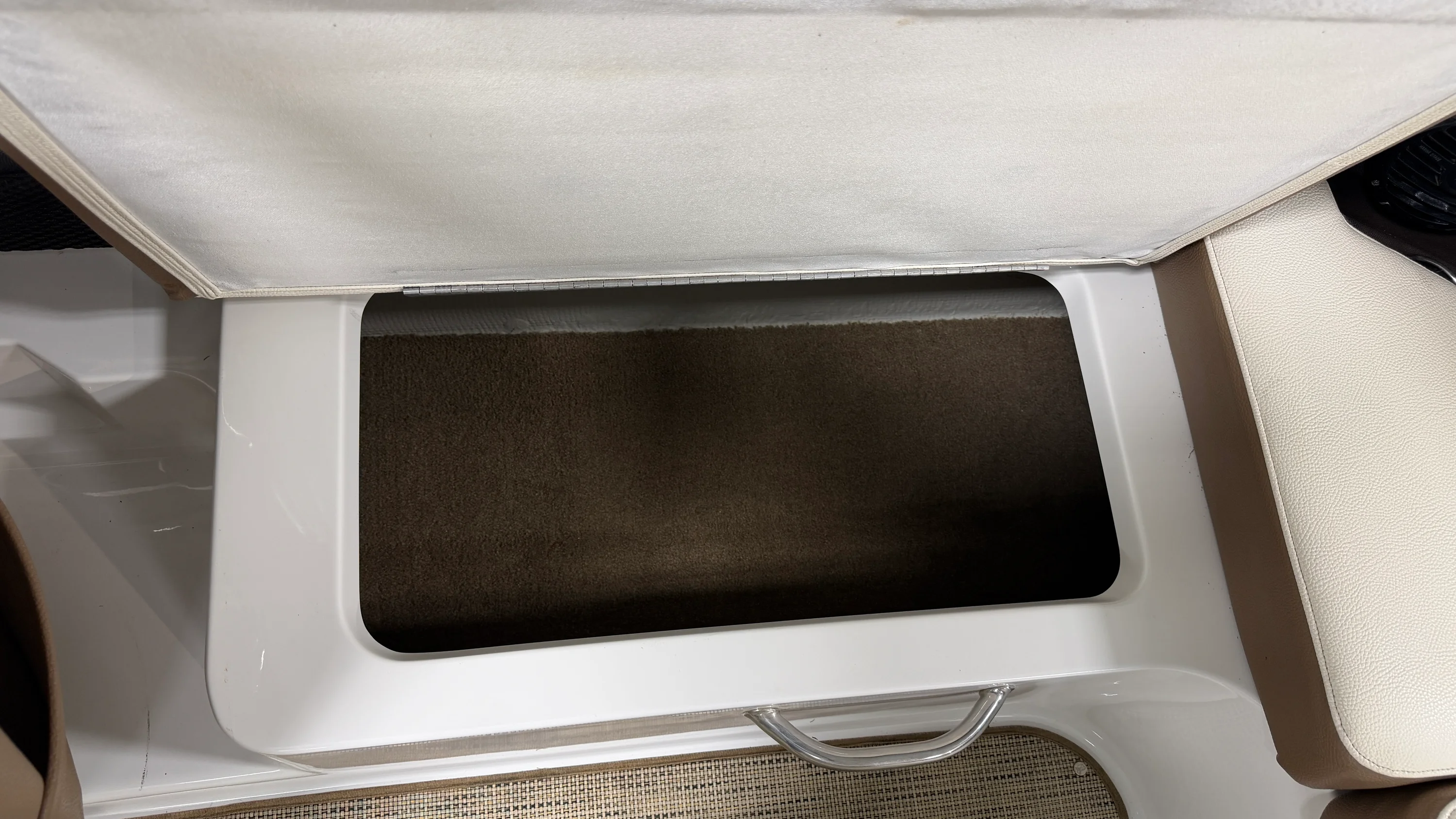 2019 Cobalt 220S Image Thumbnail #32