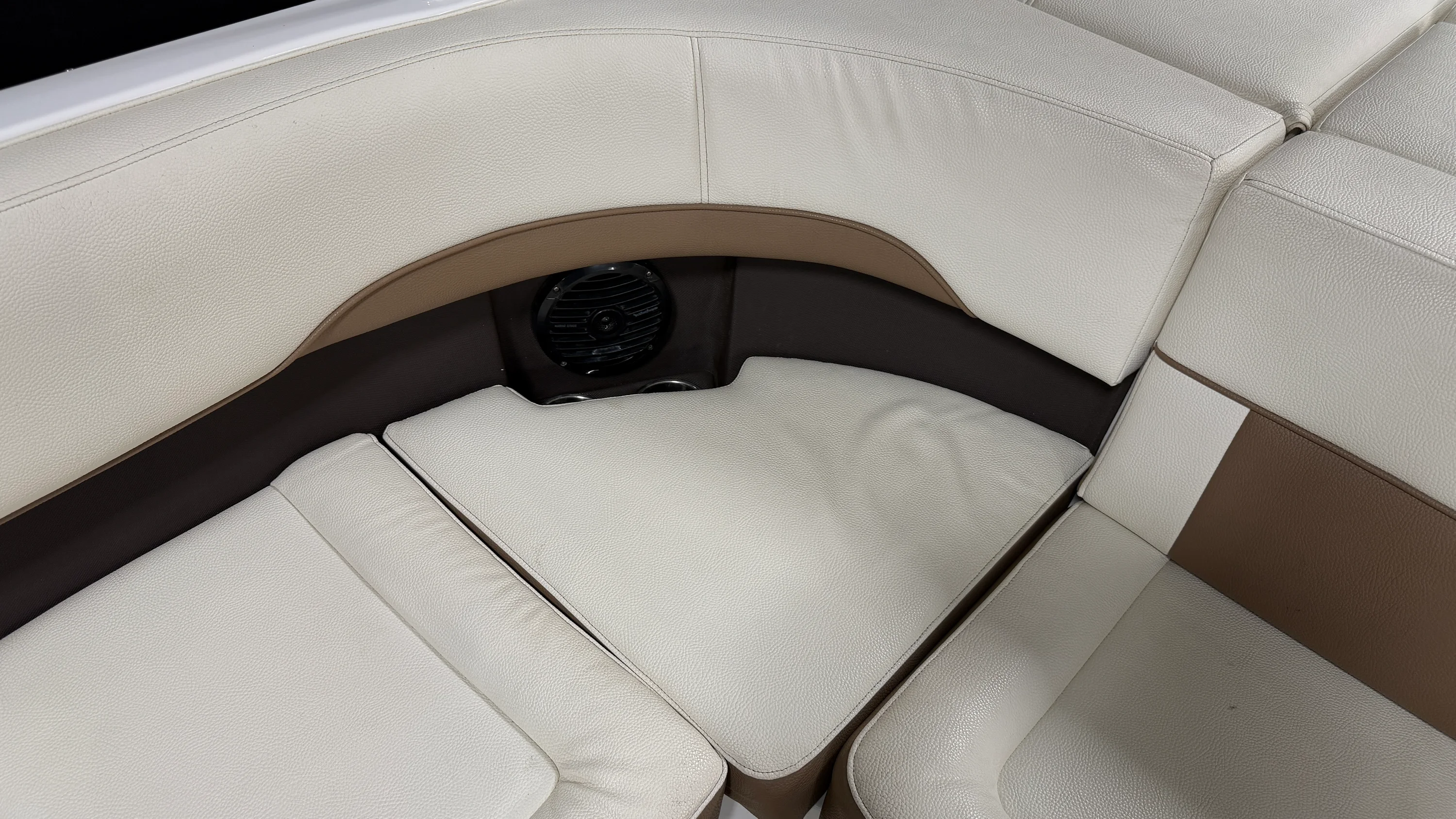 2019 Cobalt 220S Image Thumbnail #34