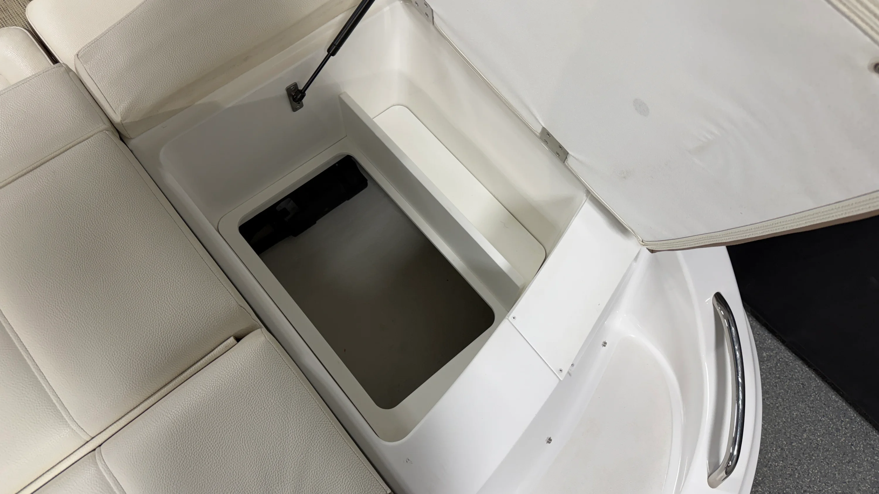 2019 Cobalt 220S Image Thumbnail #17