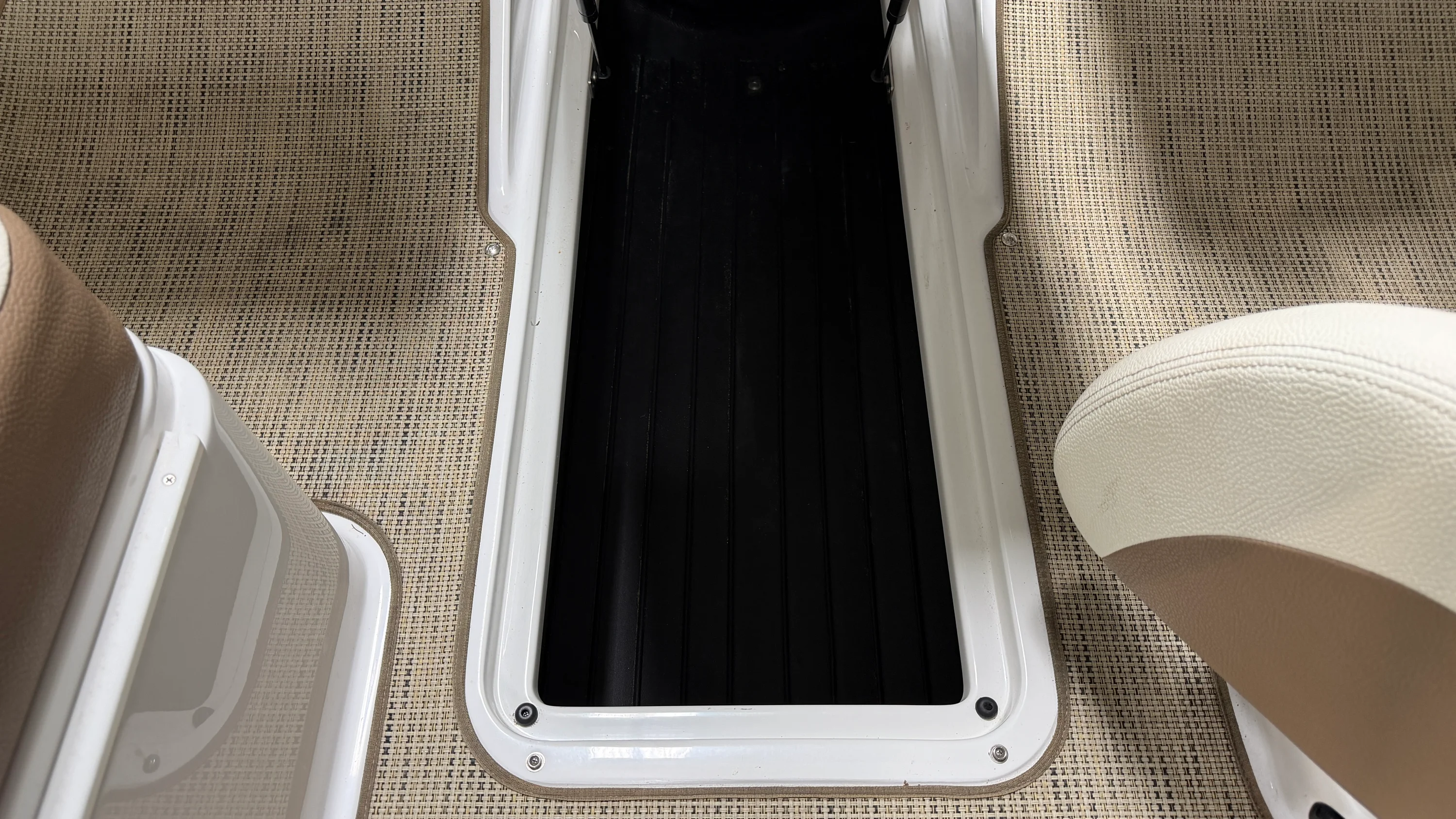 2019 Cobalt 220S Image Thumbnail #84