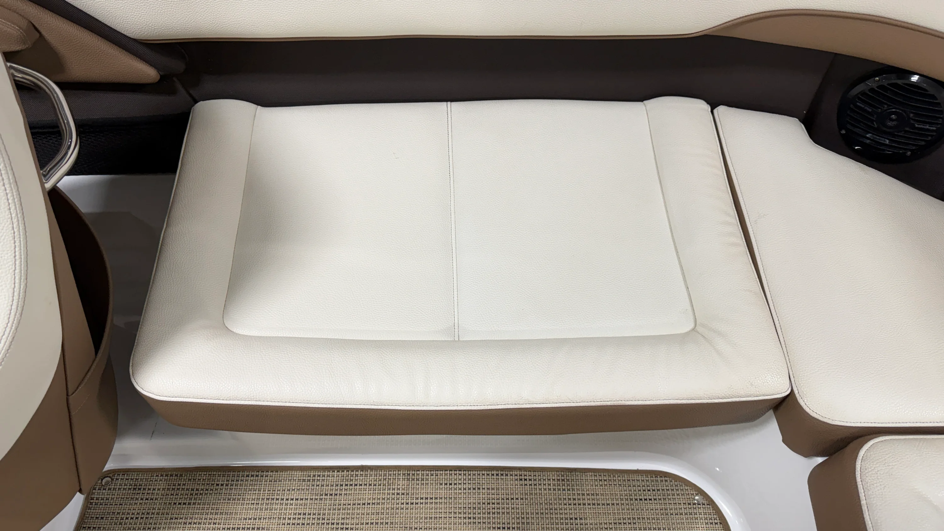 2019 Cobalt 220S Image Thumbnail #31