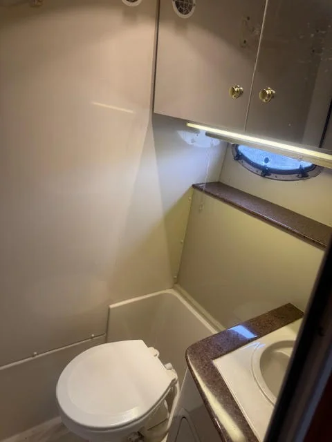 1998 Cruisers Yachts 3870 ESPIRIT Image Thumbnail #35