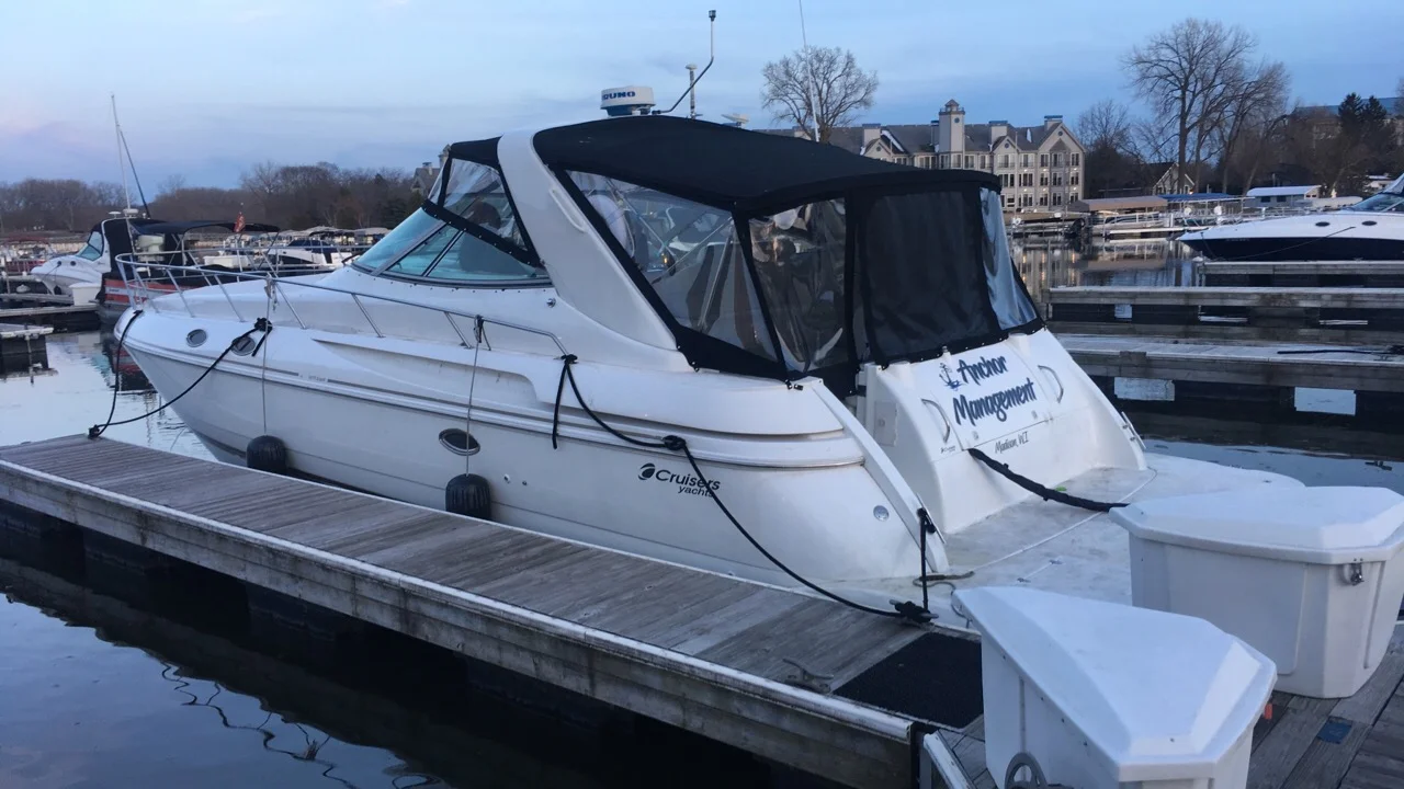 1998 Cruisers Yachts 3870 ESPIRIT Image Thumbnail #3