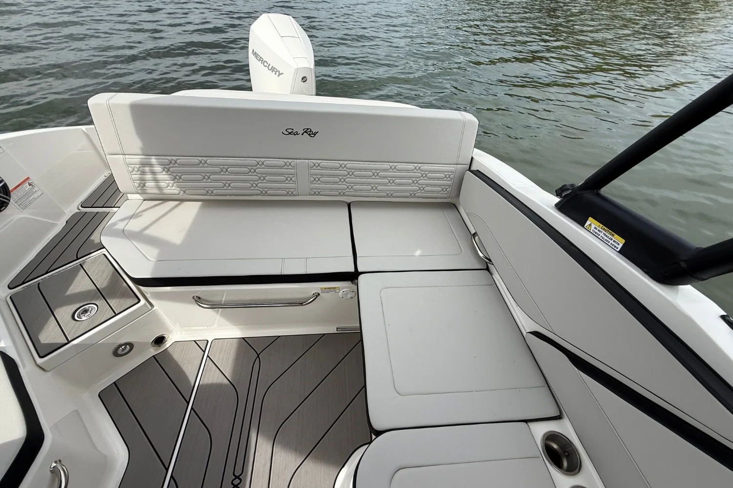 2026 Sea Ray SPX 210 Outboard Image Thumbnail #10