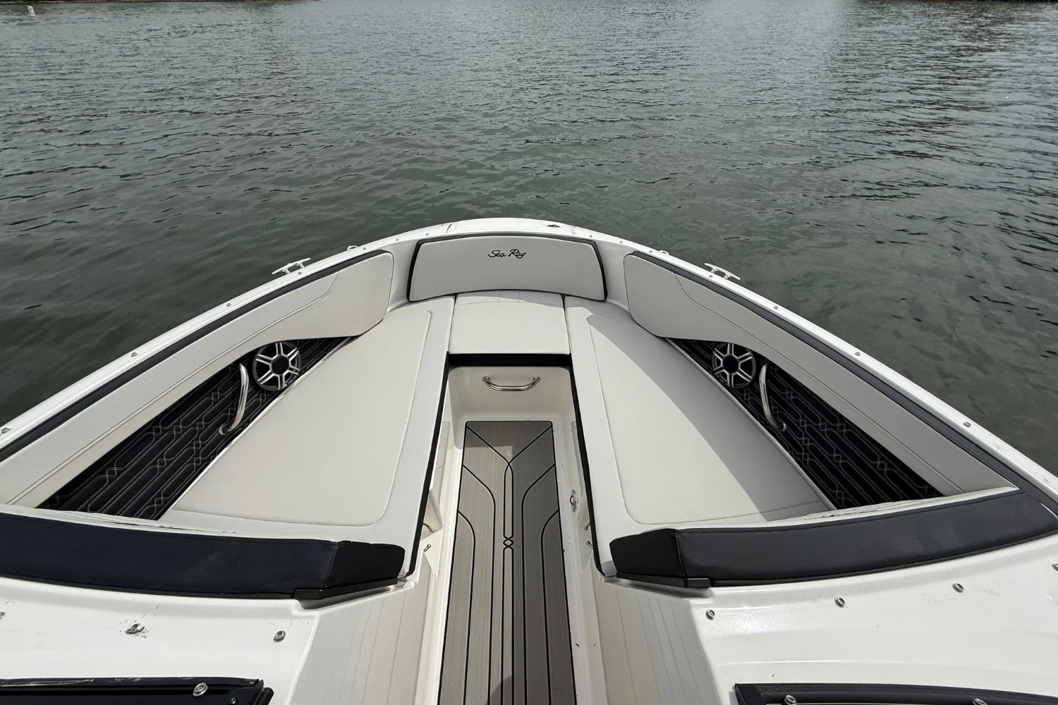 2026 Sea Ray SPX 210 Outboard Image Thumbnail #21