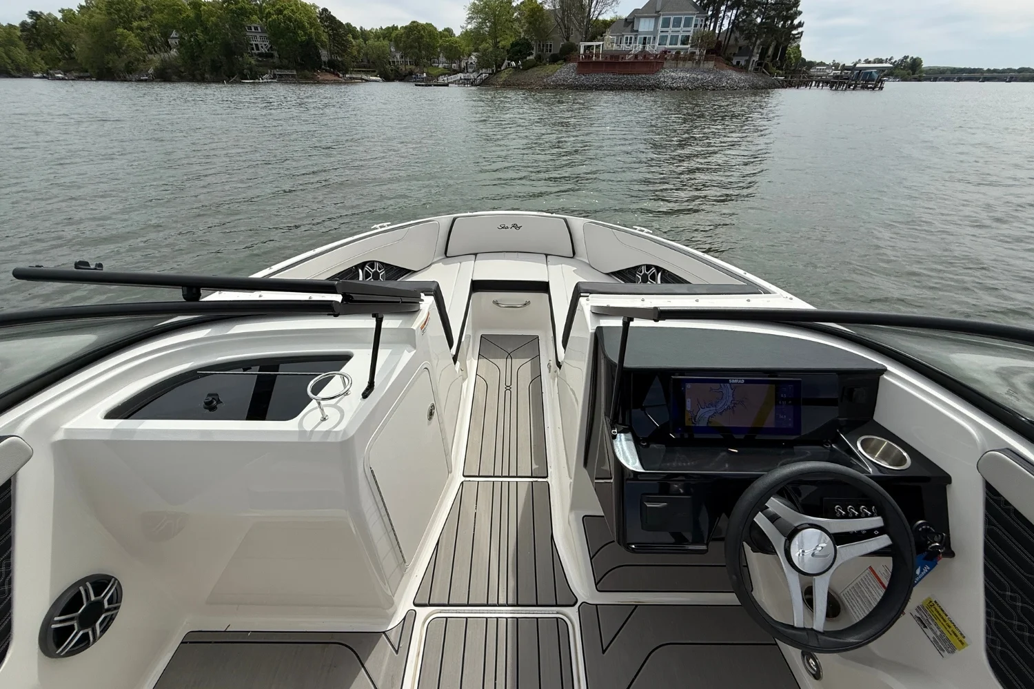 2026 Sea Ray SPX 210 Outboard Image Thumbnail #19