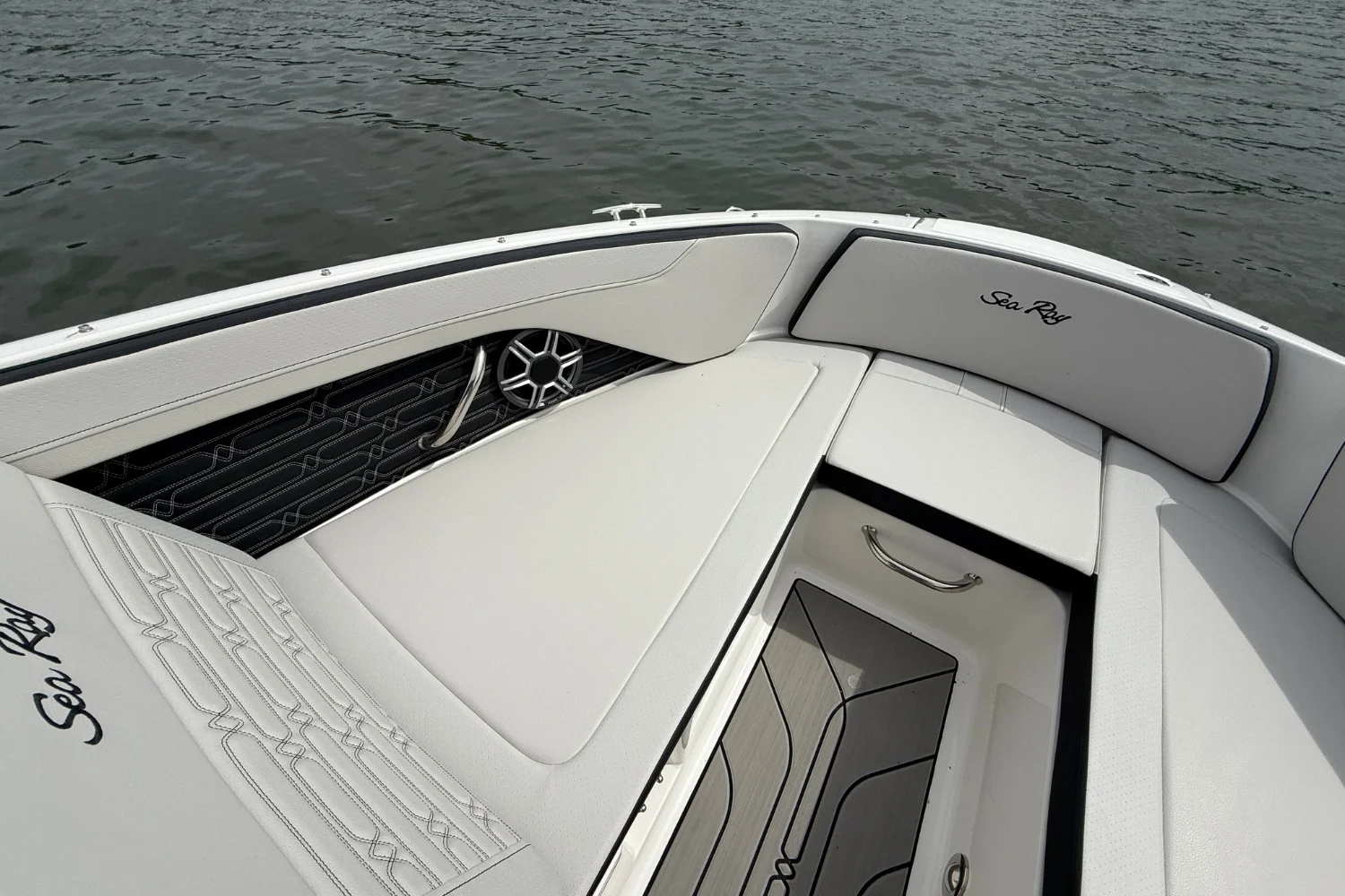 2026 Sea Ray SPX 210 Outboard Image Thumbnail #22