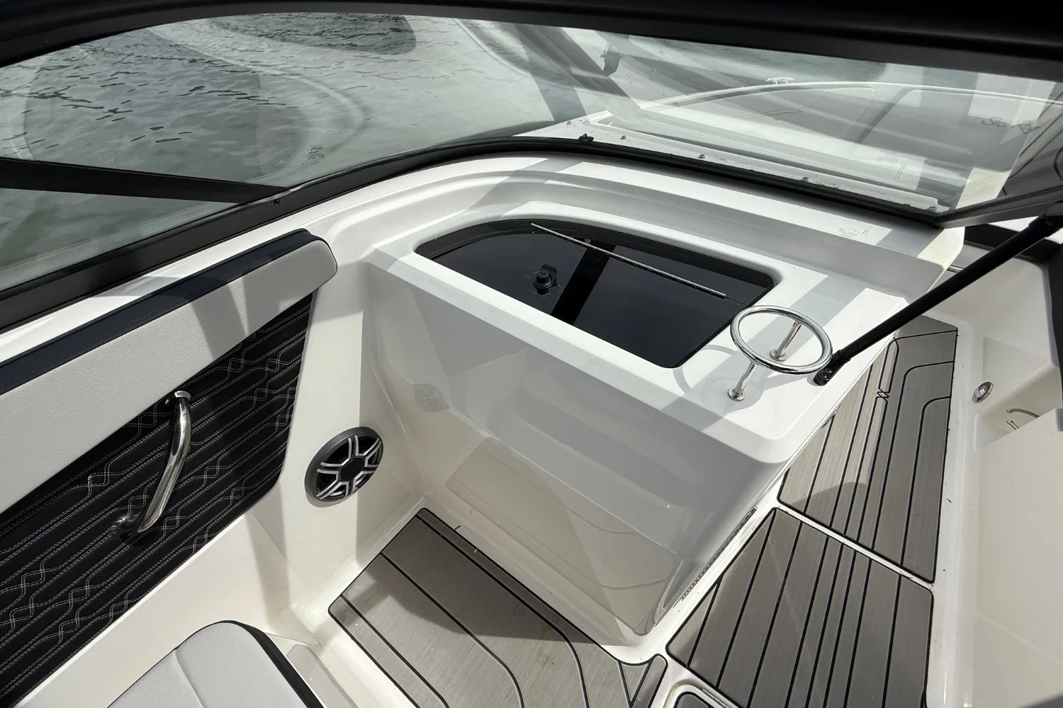 2026 Sea Ray SPX 210 Outboard Image Thumbnail #14