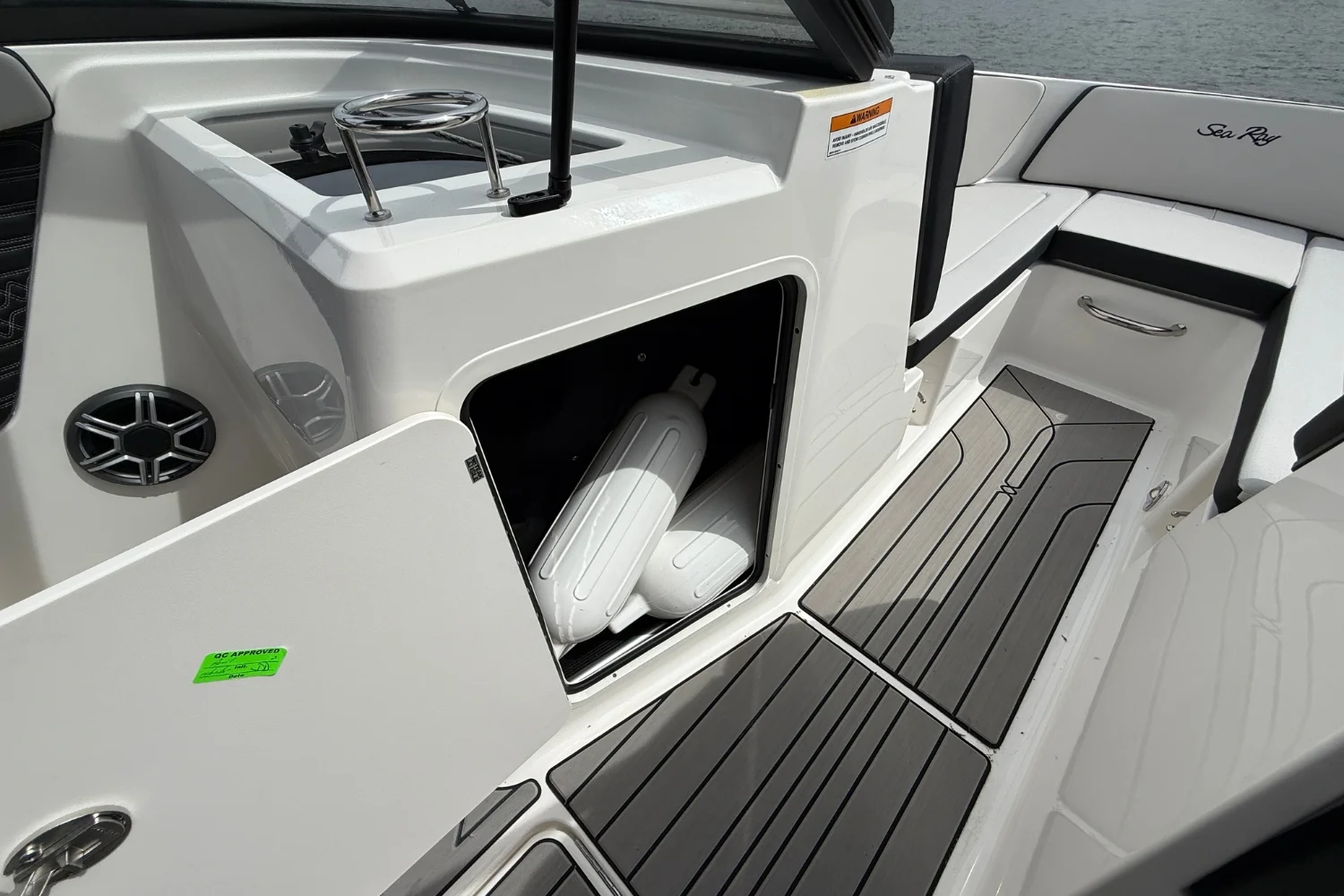 2026 Sea Ray SPX 210 Outboard Image Thumbnail #20