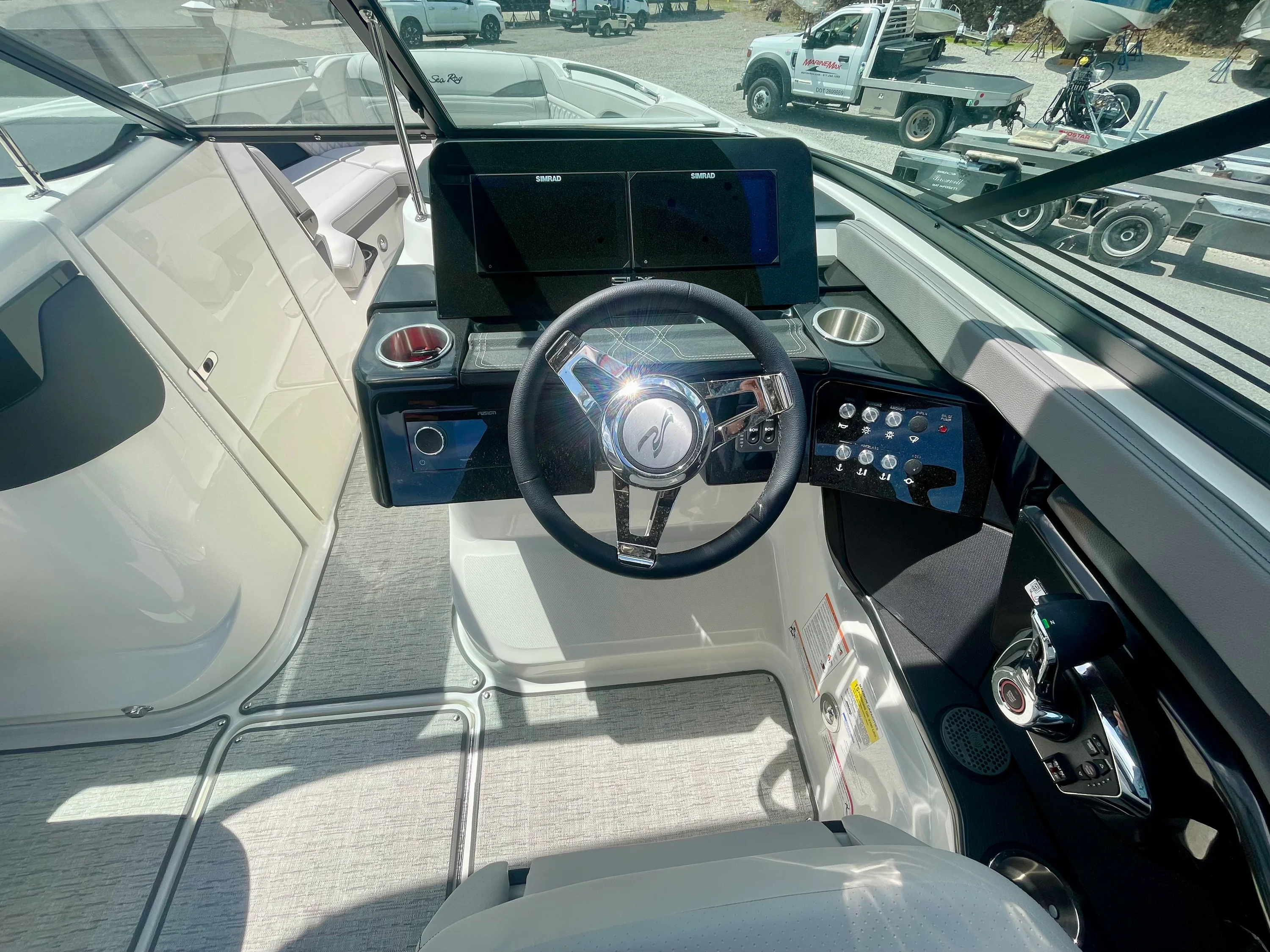 2026 Sea Ray SLX 260 Outboard Image Thumbnail #11