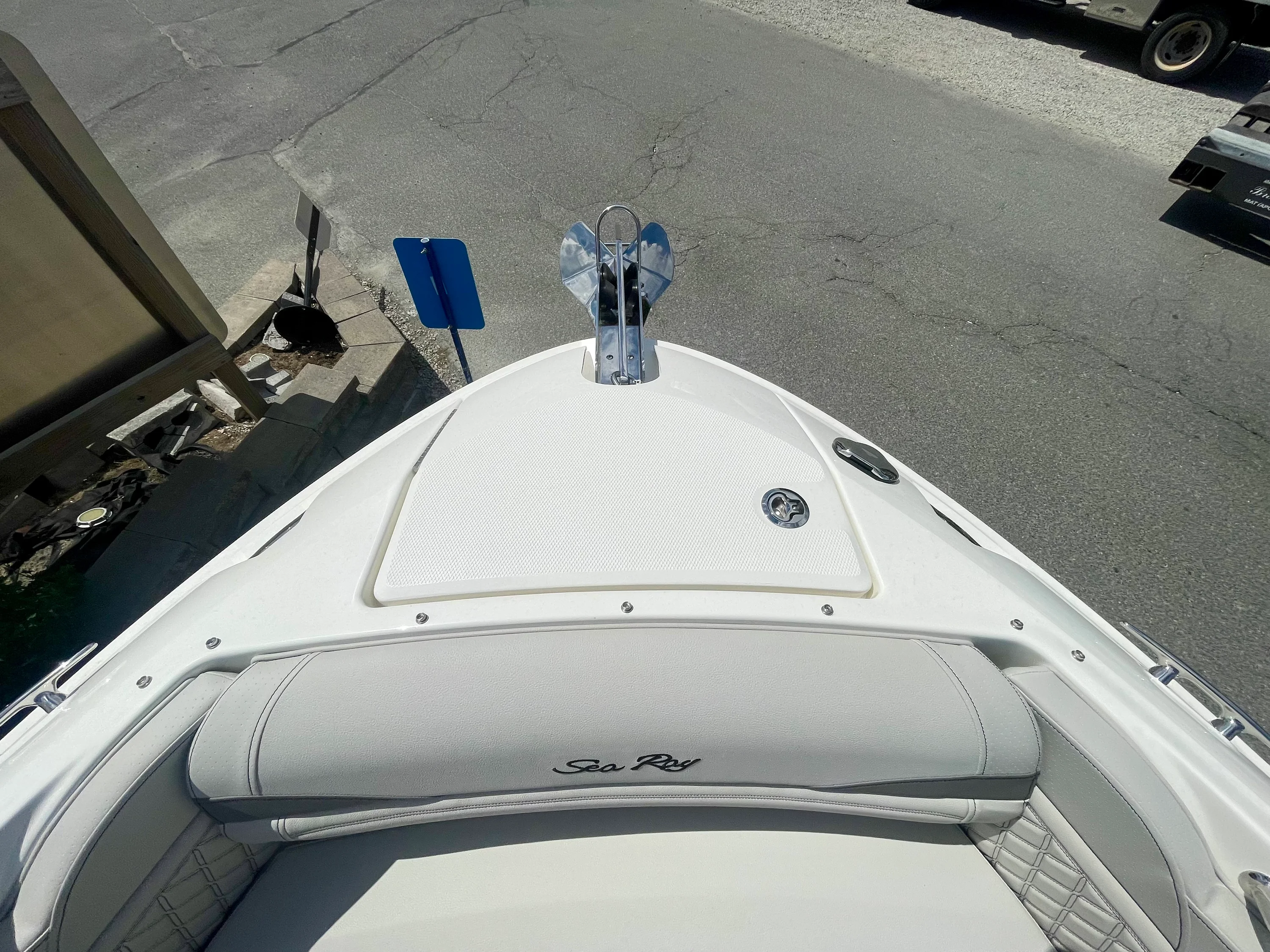 2026 Sea Ray SLX 260 Outboard Image Thumbnail #19