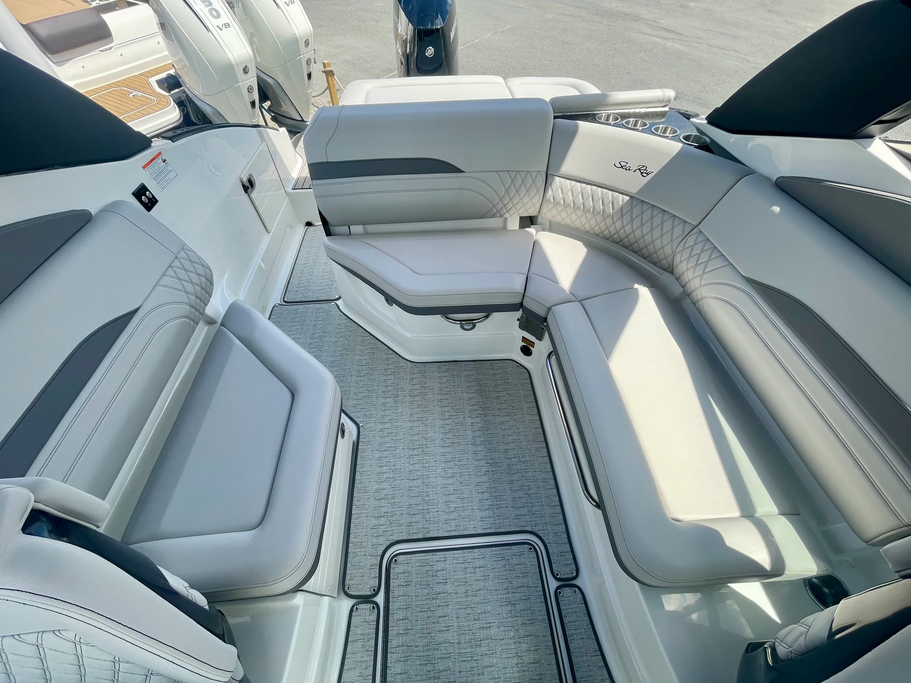 2026 Sea Ray SLX 260 Outboard Image Thumbnail #5