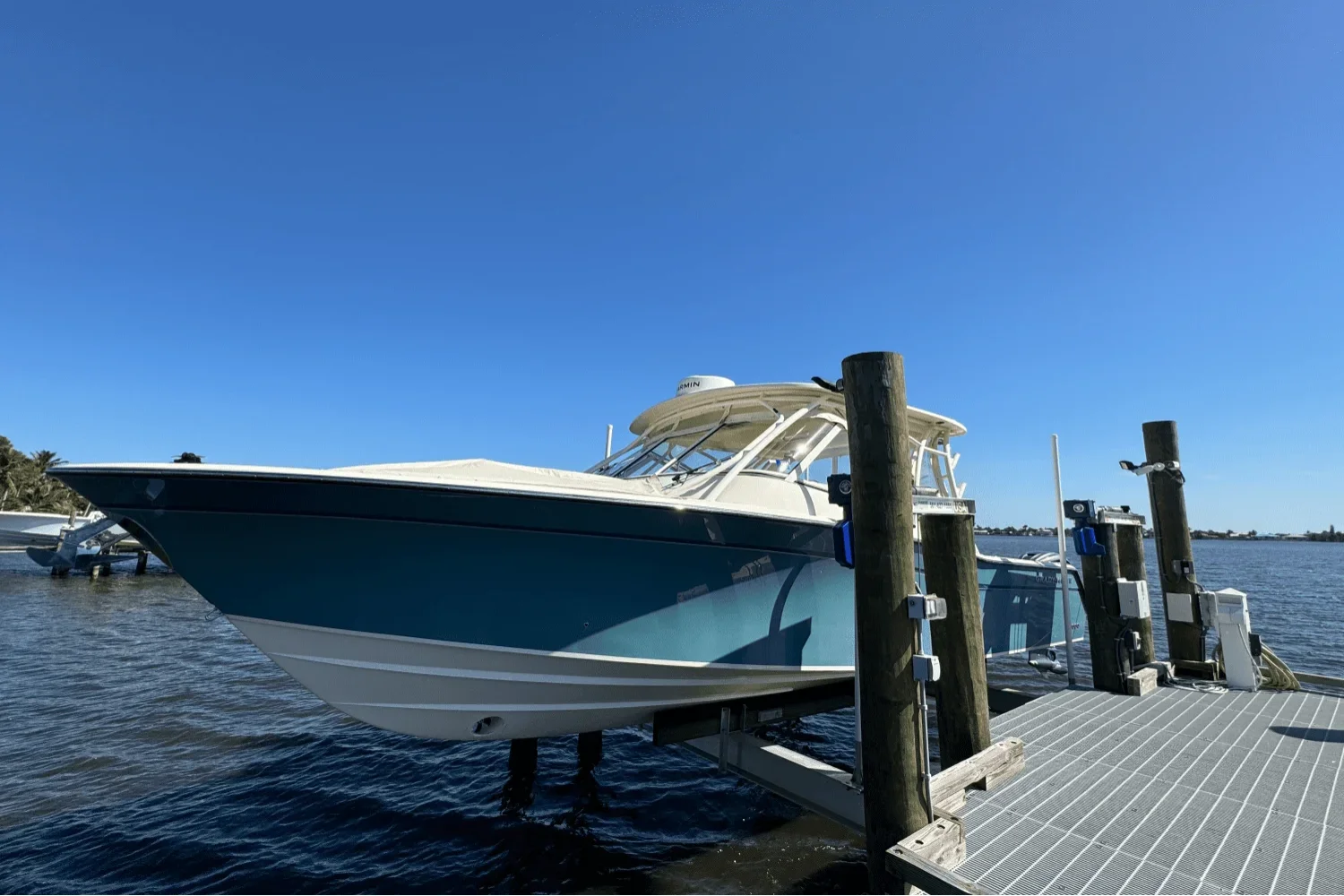 2019 Grady-White Freedom 335 Image Thumbnail #7