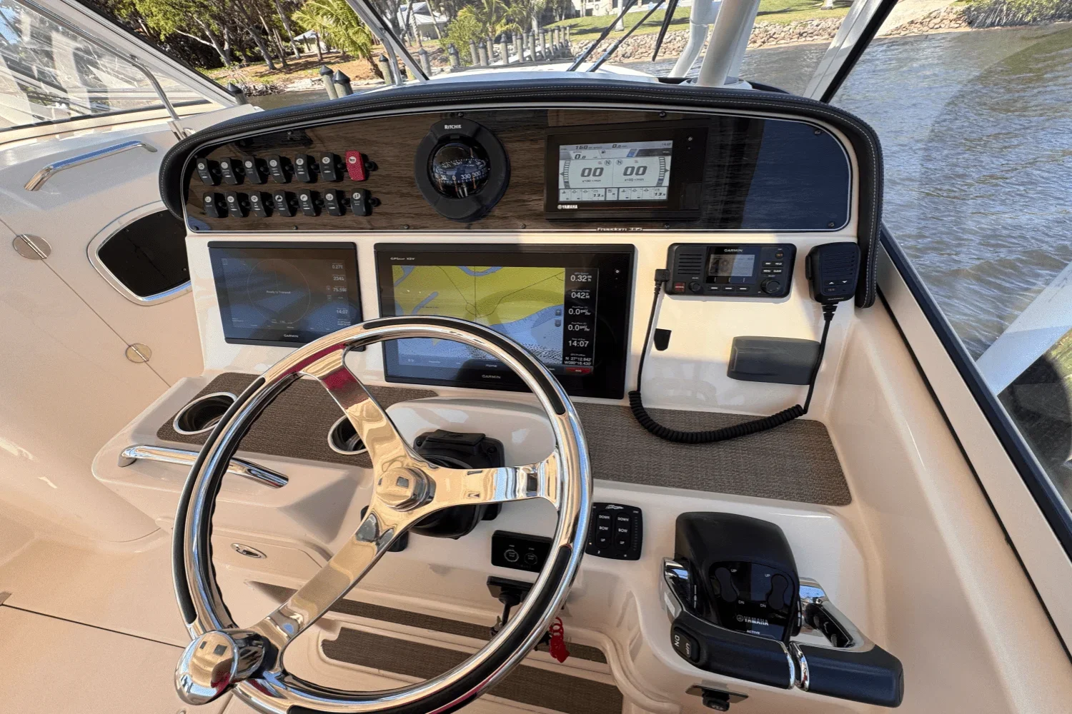 2019 Grady-White Freedom 335 Image Thumbnail #16