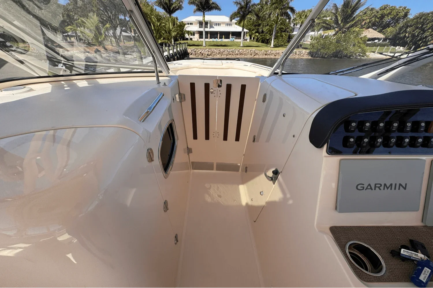 2019 Grady-White Freedom 335 Image Thumbnail #11