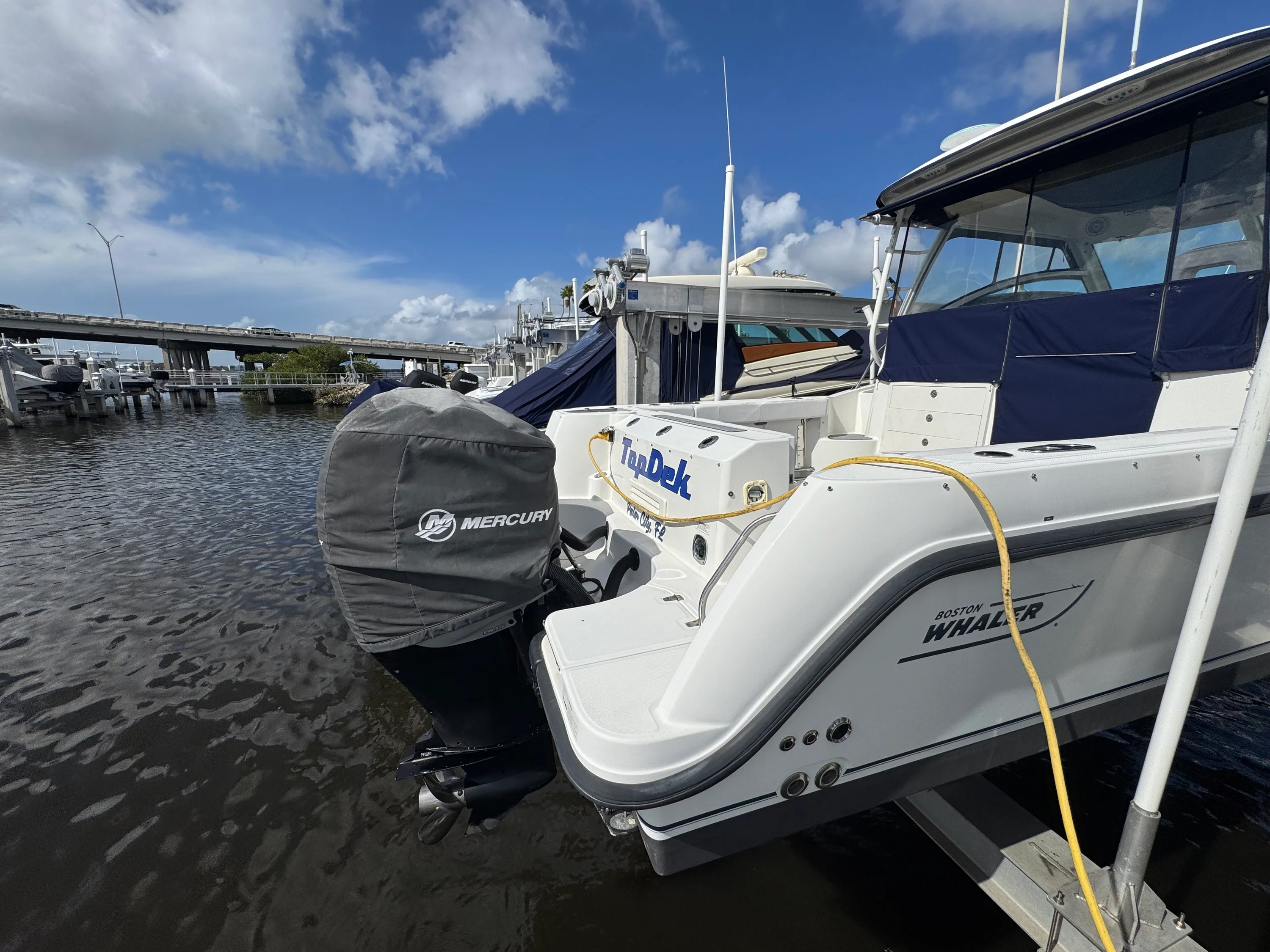 2014 Boston Whaler 315 CONQUEST Image Thumbnail #3