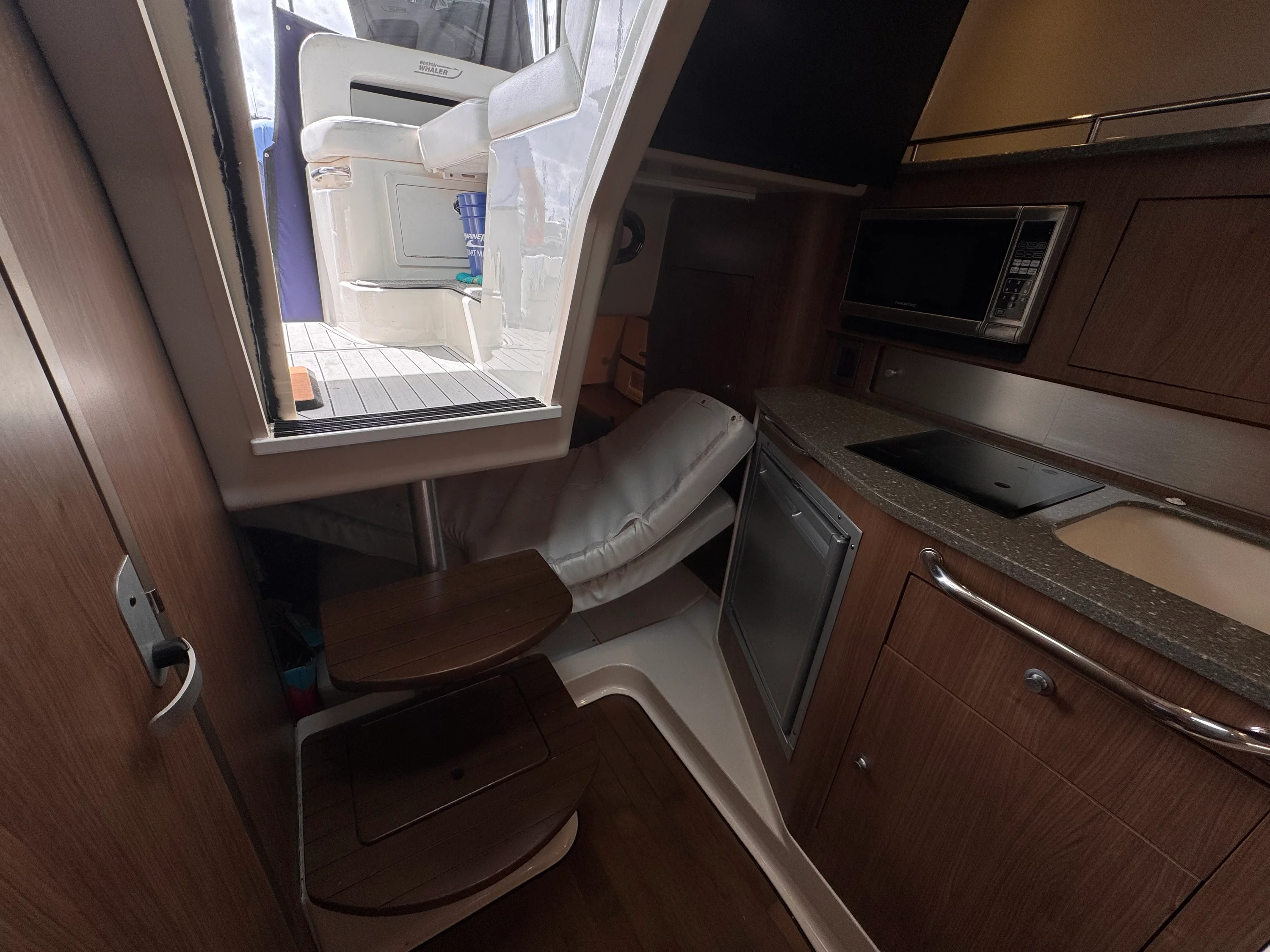 2014 Boston Whaler 315 CONQUEST Image Thumbnail #43