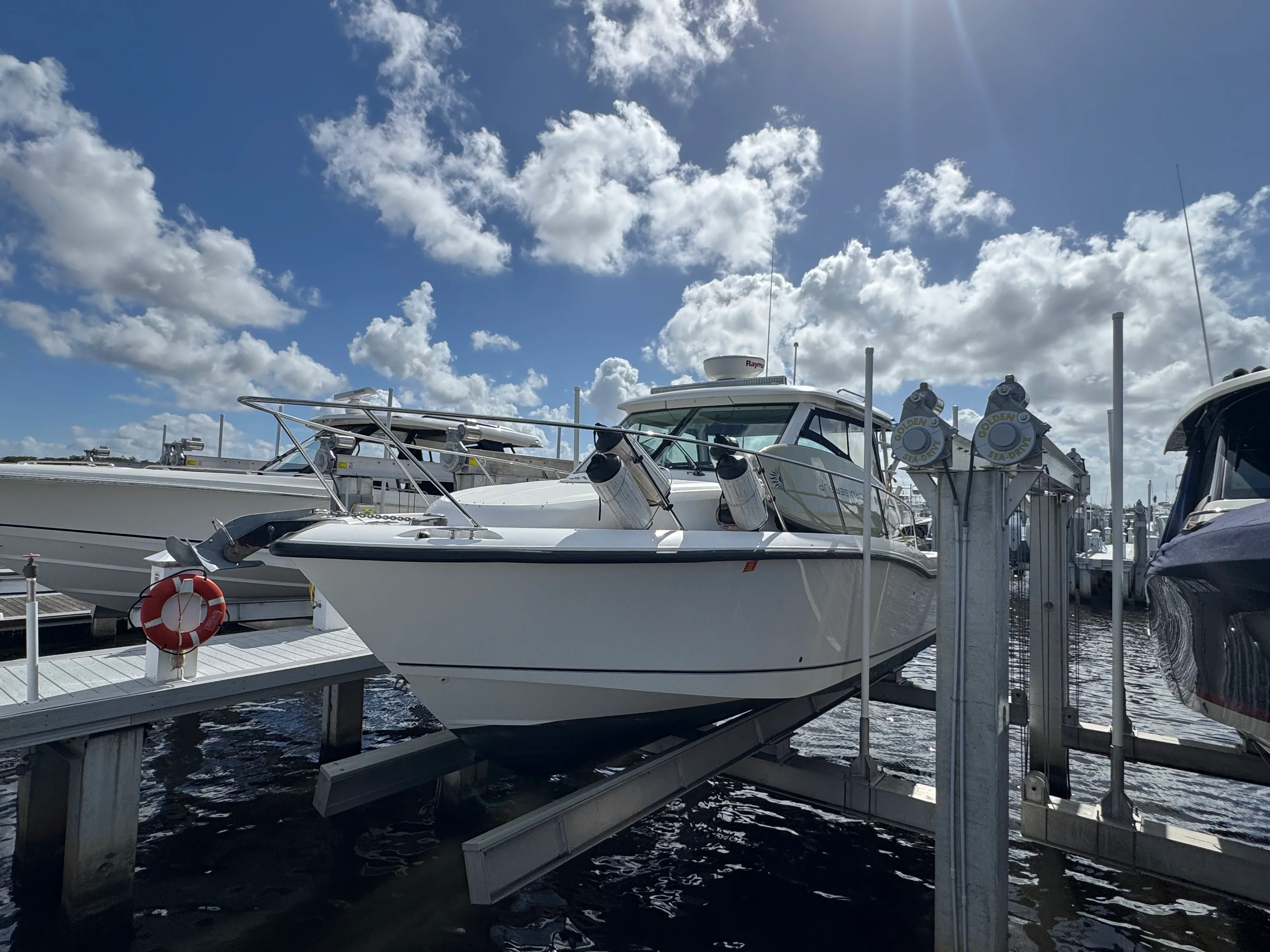 2014 Boston Whaler 315 CONQUEST Image Thumbnail #1