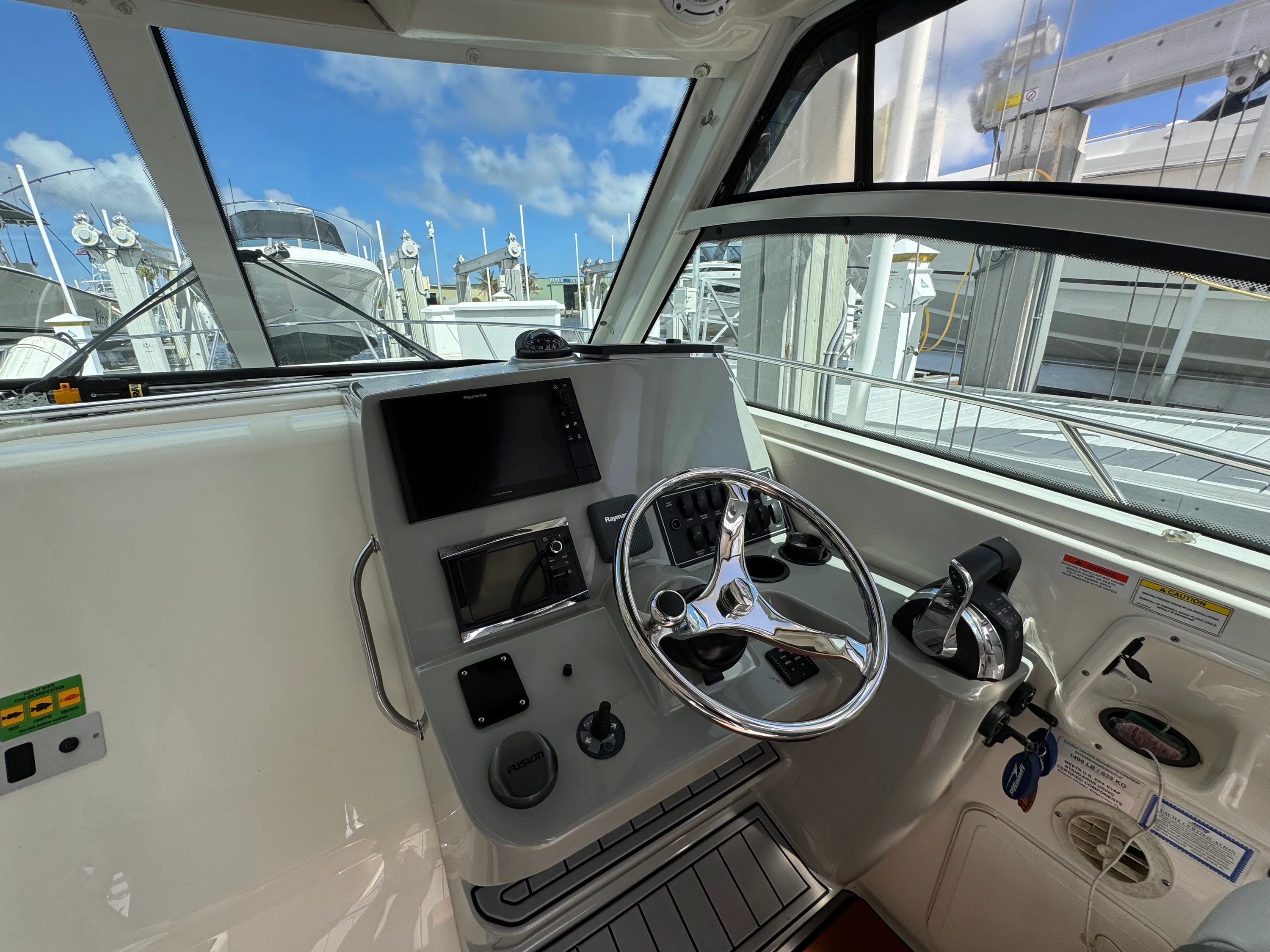 2014 Boston Whaler 315 CONQUEST Image Thumbnail #19