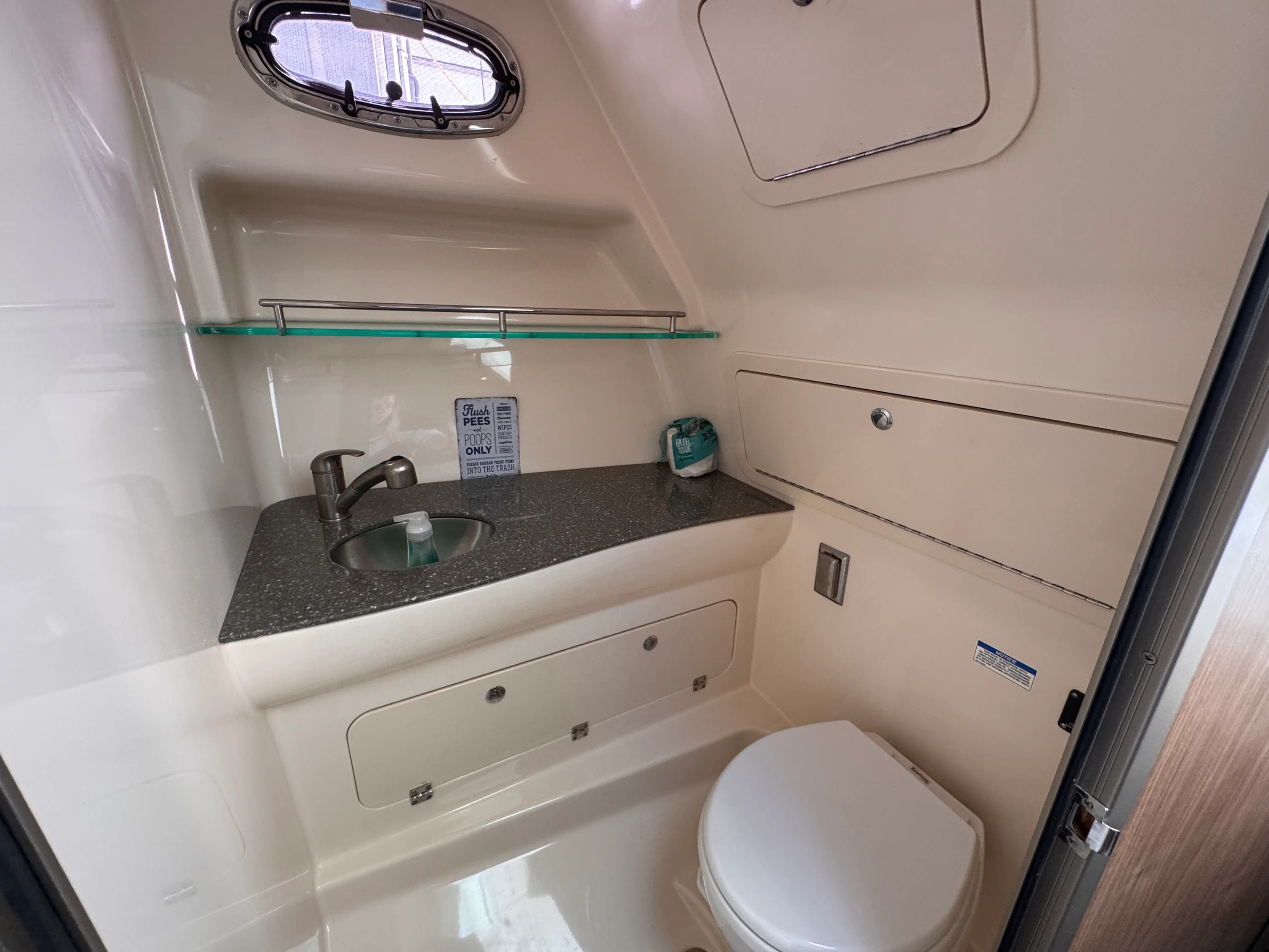 2014 Boston Whaler 315 CONQUEST Image Thumbnail #45